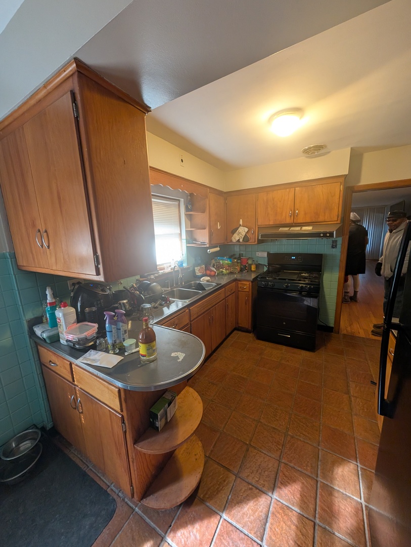 7759 S Indiana Avenue, Chicago, IL 60619