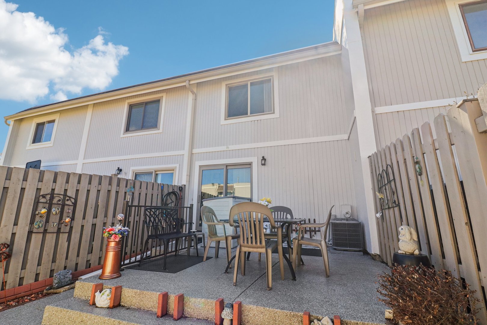 673 Cardinal Court, Grayslake, IL 60030