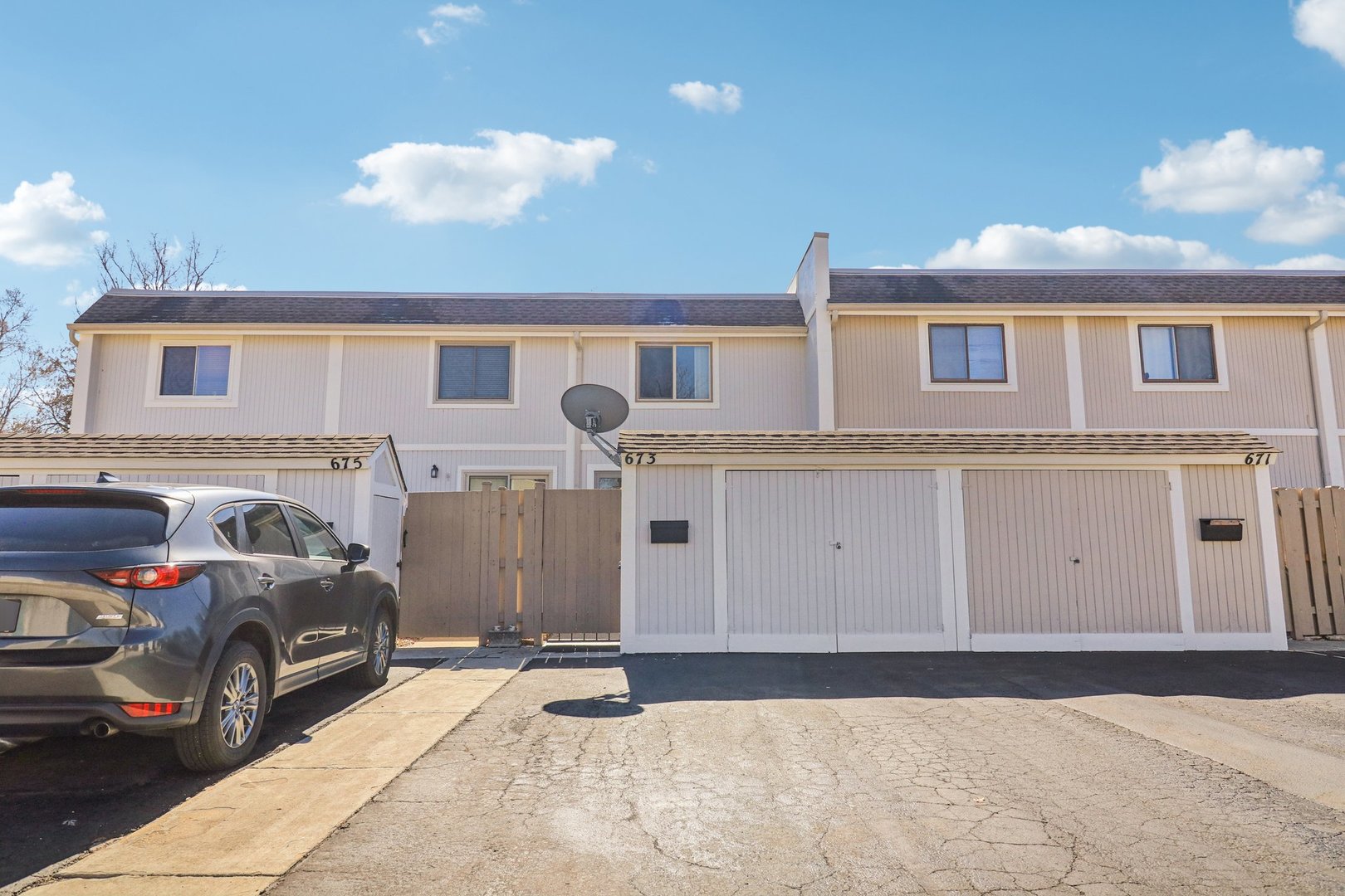 673 Cardinal Court, Grayslake, IL 60030