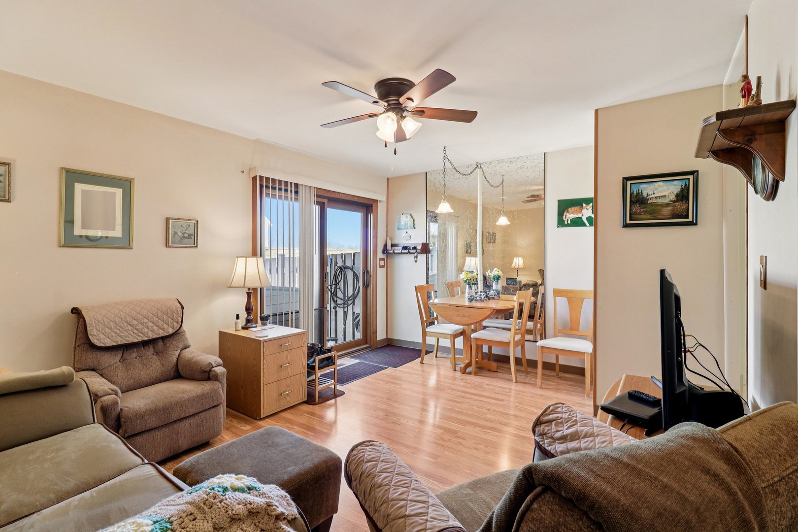 673 Cardinal Court, Grayslake, IL 60030