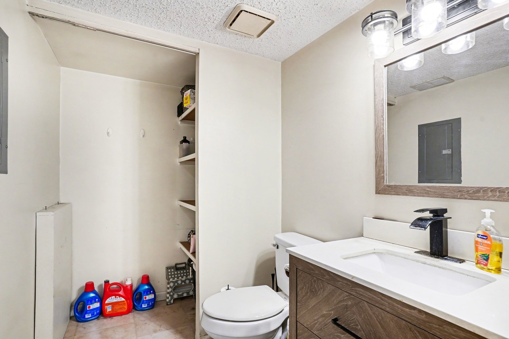 1484 N Rock Run Drive #3c, Crest Hill, IL 60403