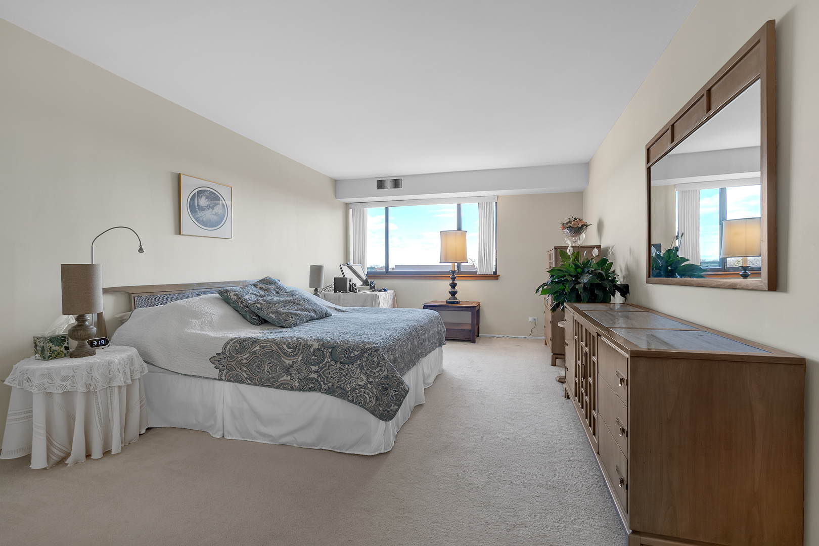 3801 Appian Way #403, Glenview, IL 60025