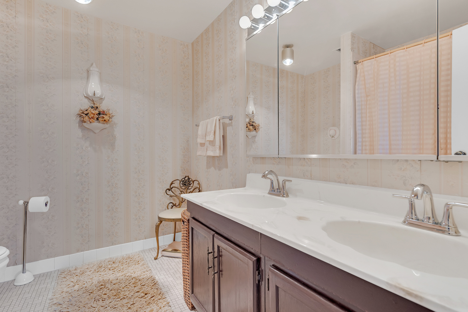 3801 Appian Way #403, Glenview, IL 60025