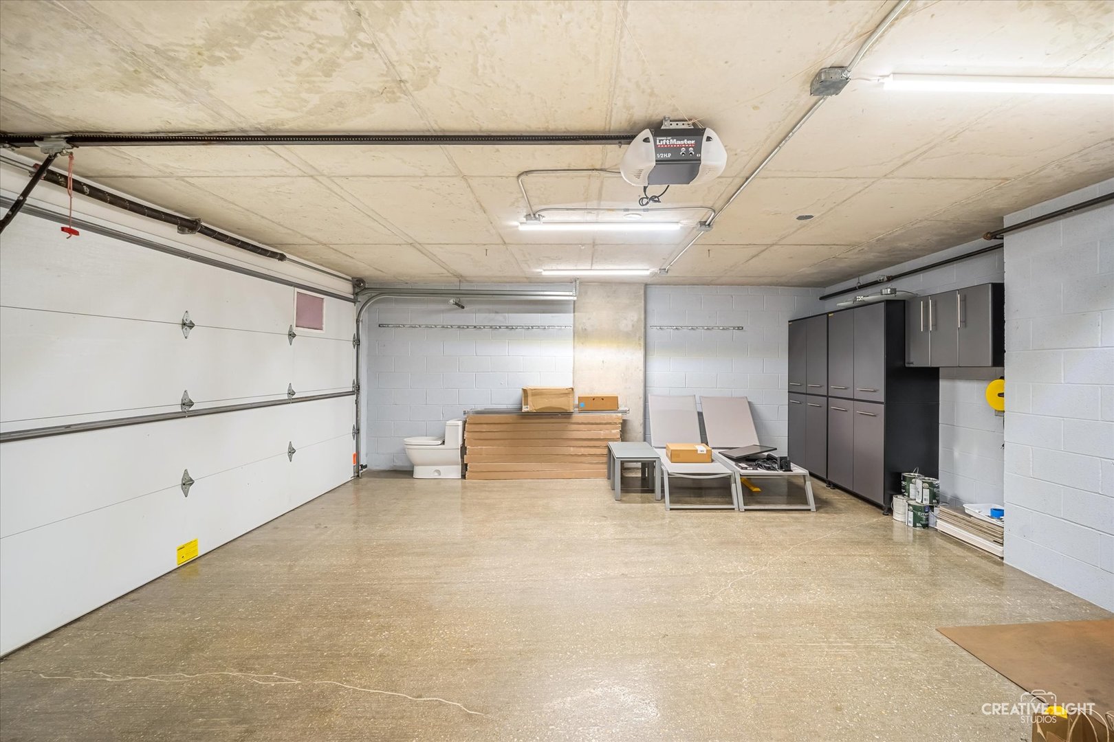 204 N Park Drive, Chicago, IL 60601