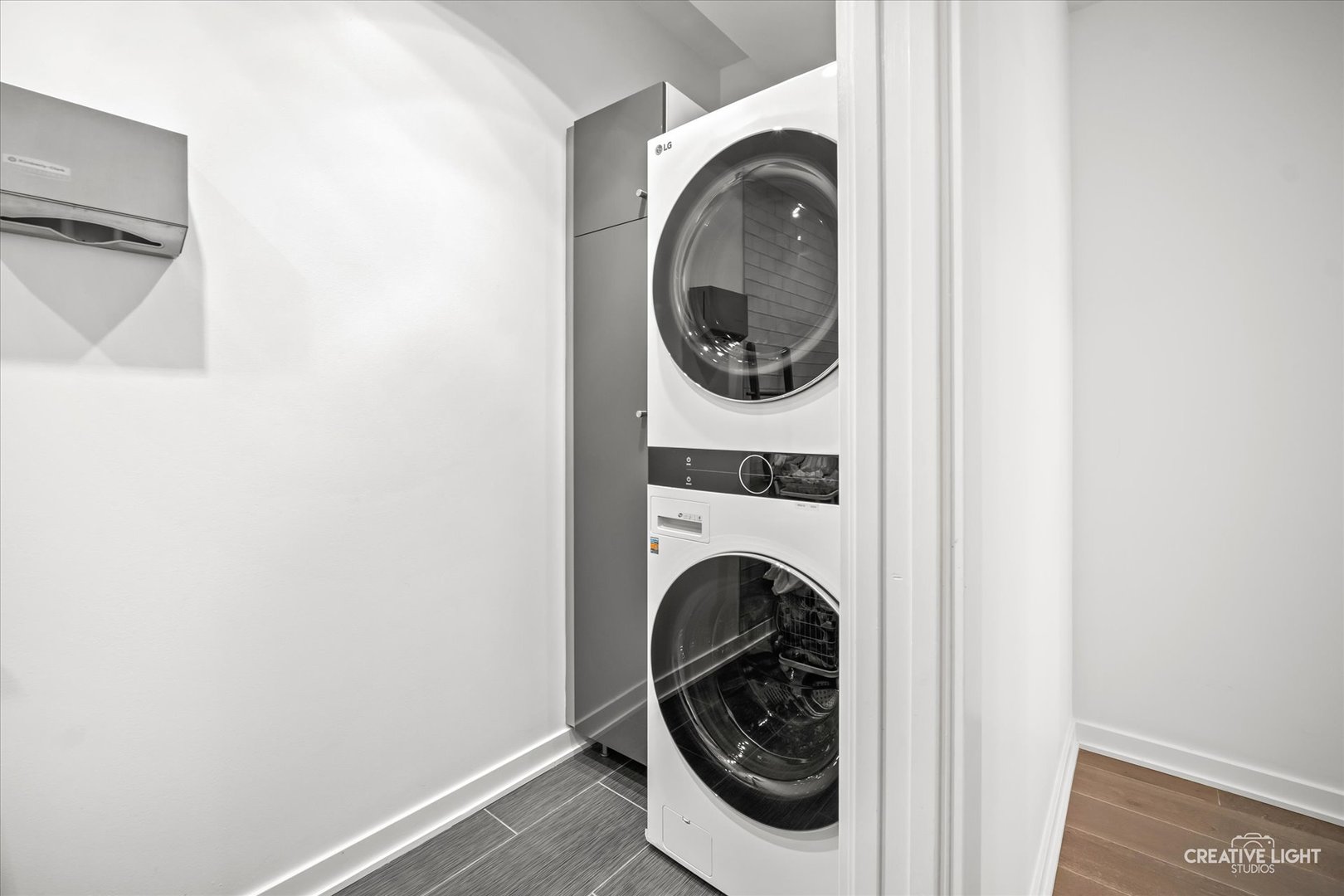 204 N Park Drive, Chicago, IL 60601