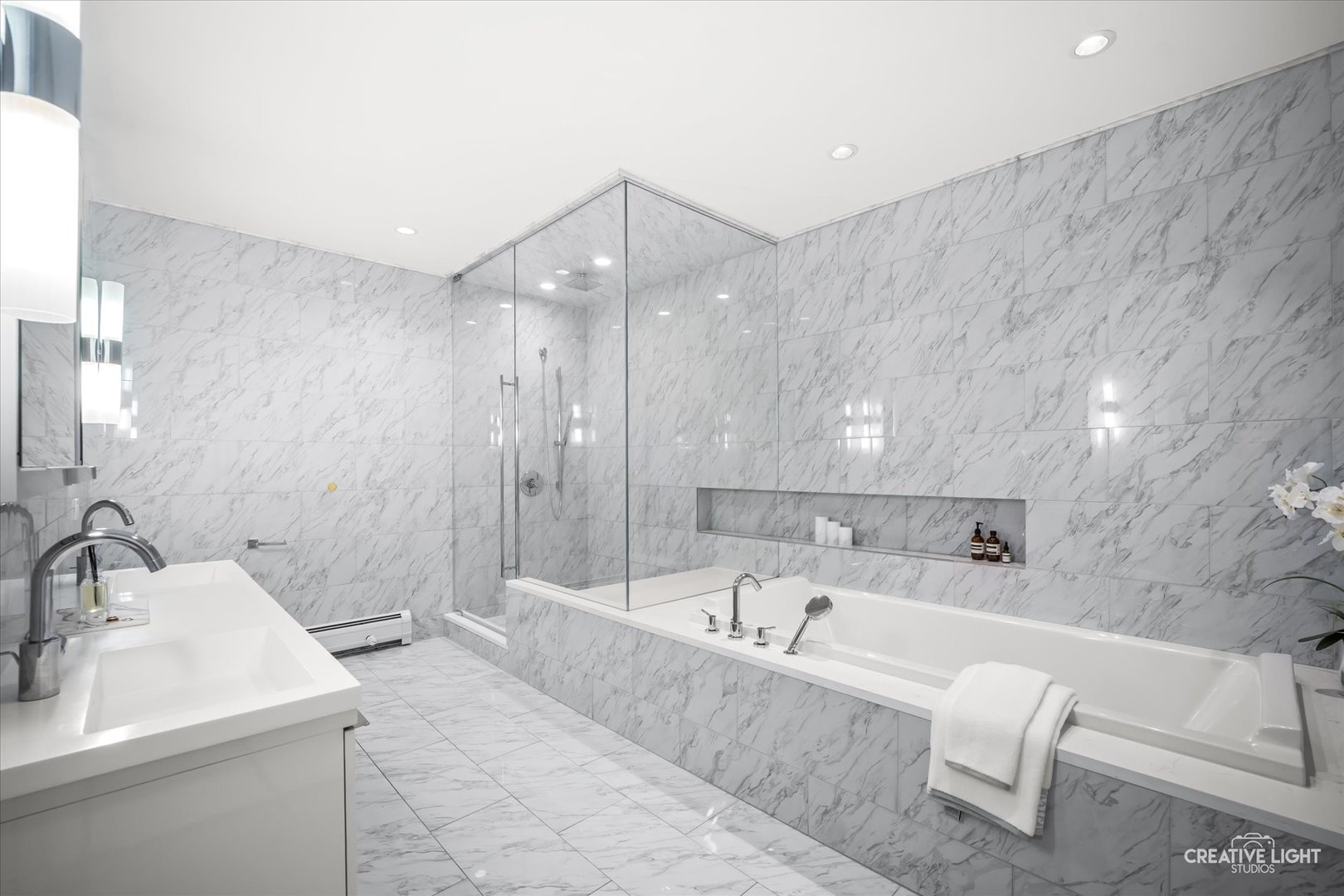 204 N Park Drive, Chicago, IL 60601