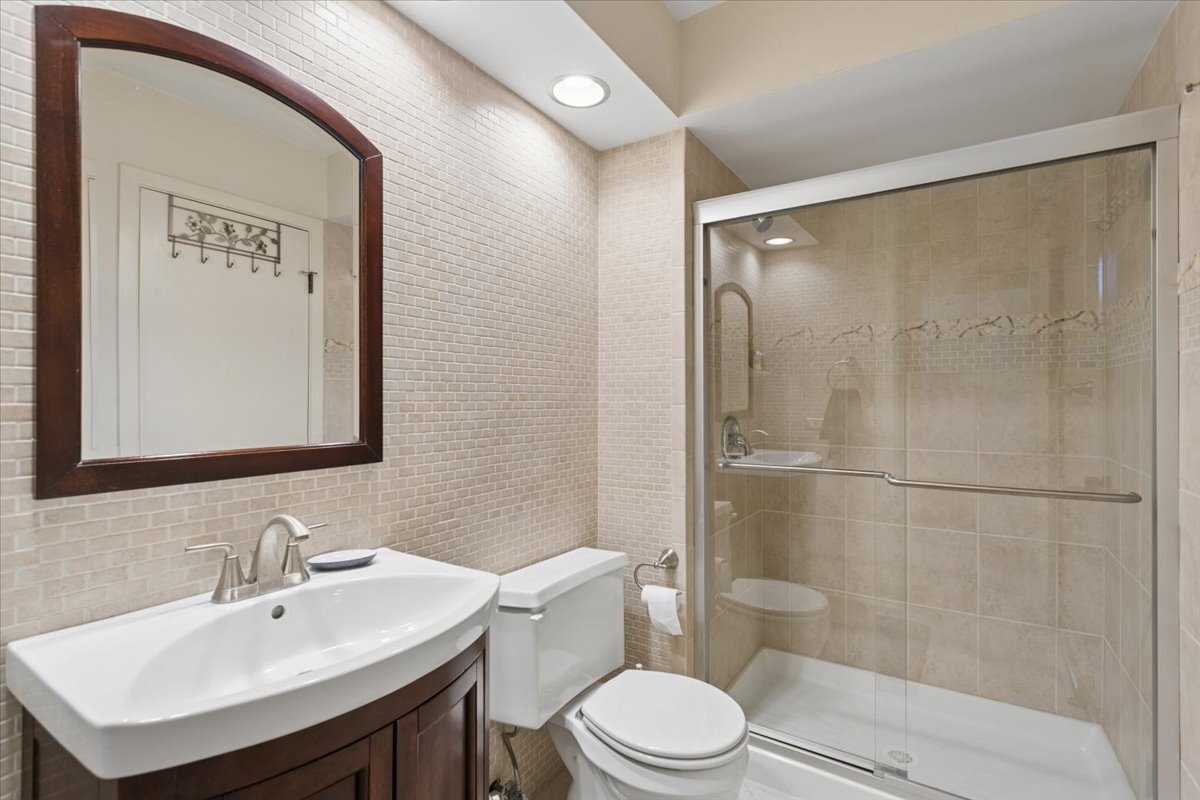 2715 35th Street, Oak Brook, IL 60523