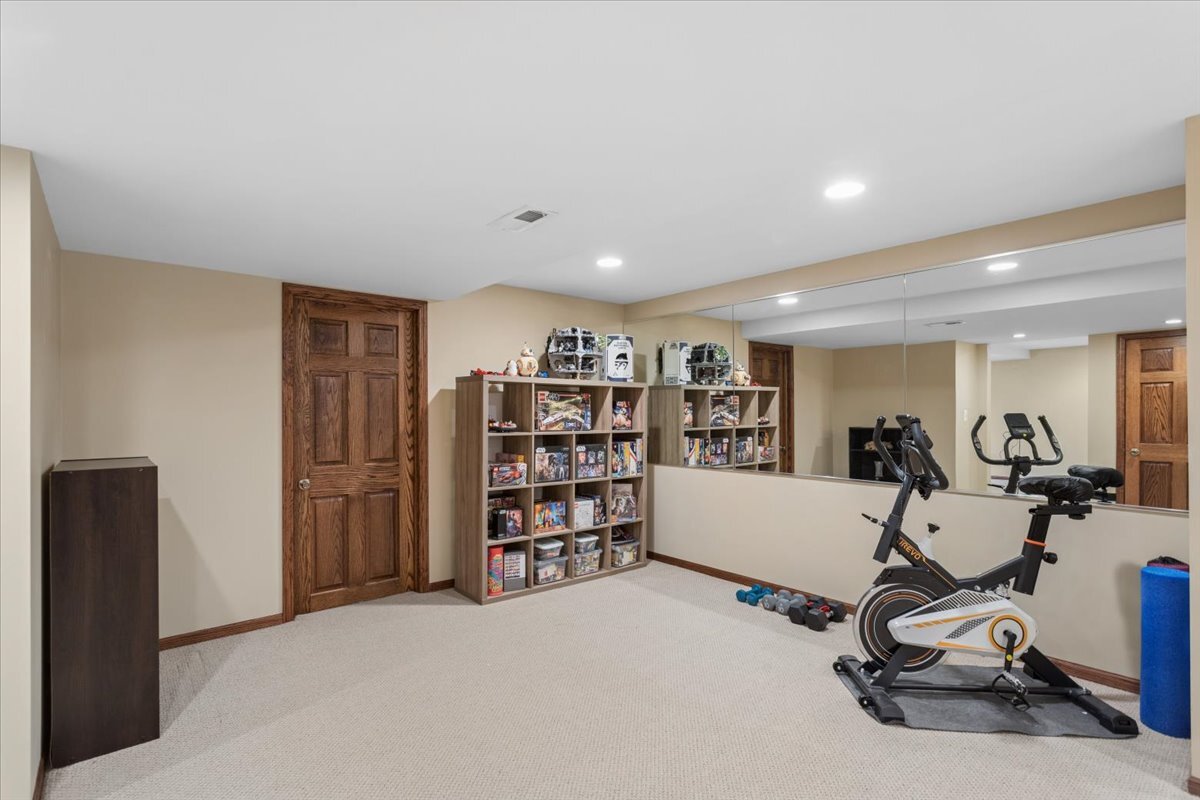 2715 35th Street, Oak Brook, IL 60523