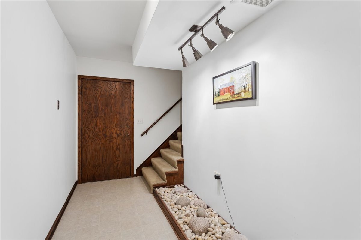 2715 35th Street, Oak Brook, IL 60523