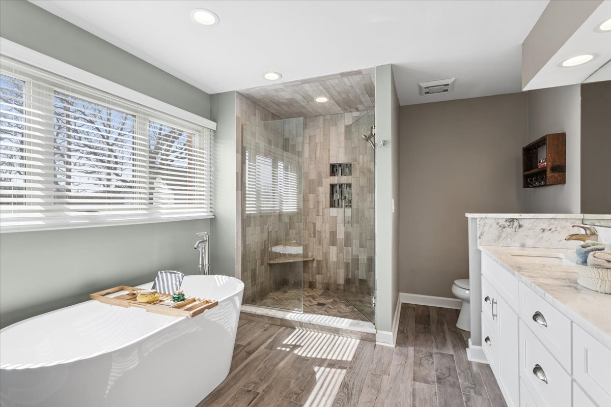 2715 35th Street, Oak Brook, IL 60523