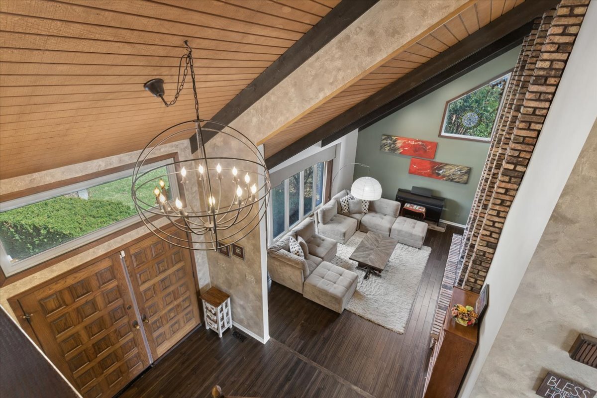 2715 35th Street, Oak Brook, IL 60523