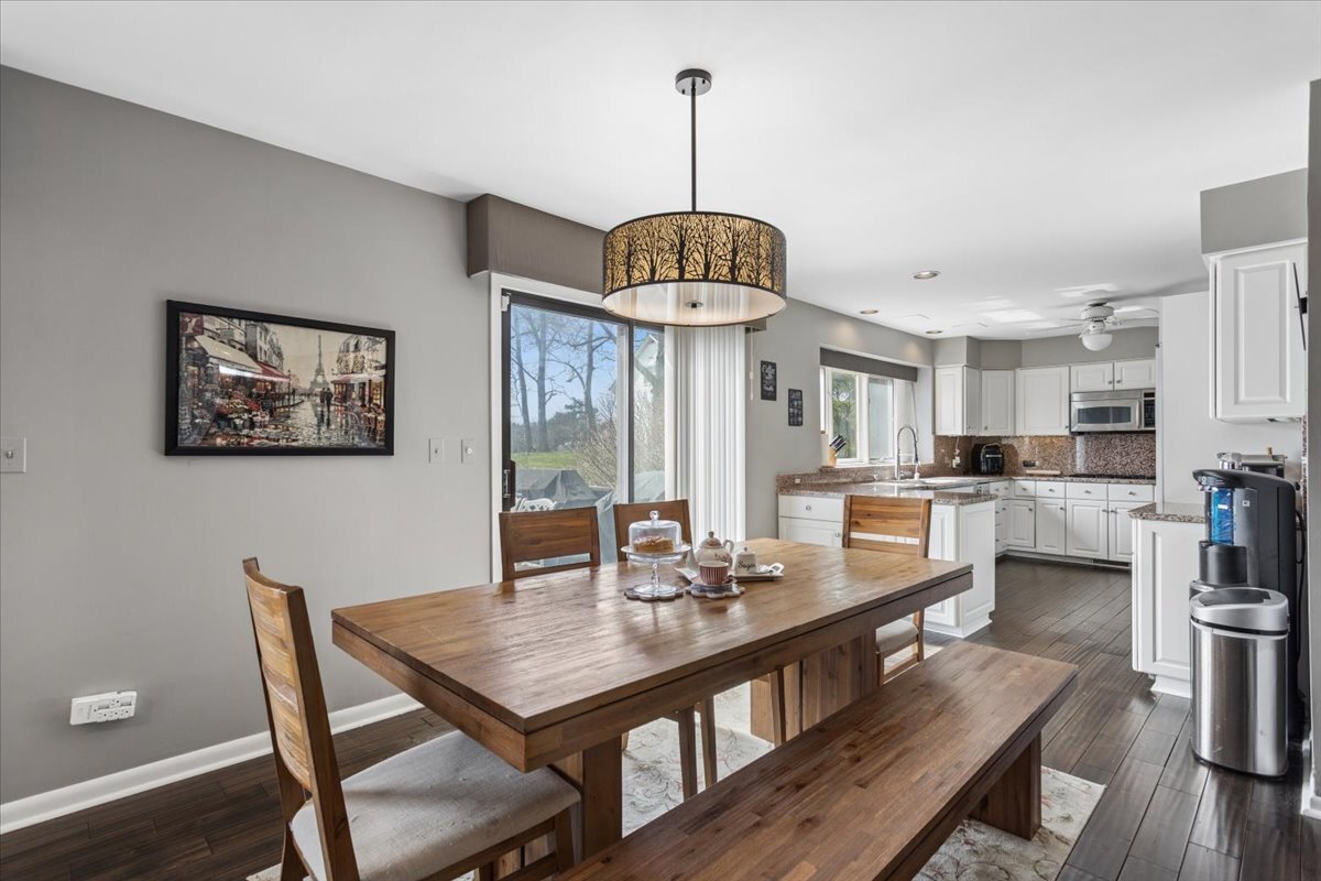 2715 35th Street, Oak Brook, IL 60523