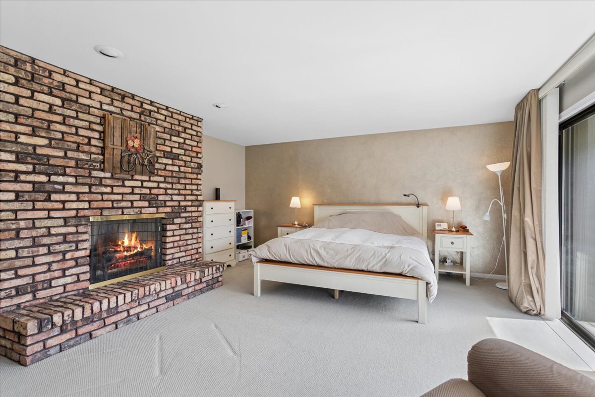 2715 35th Street, Oak Brook, IL 60523