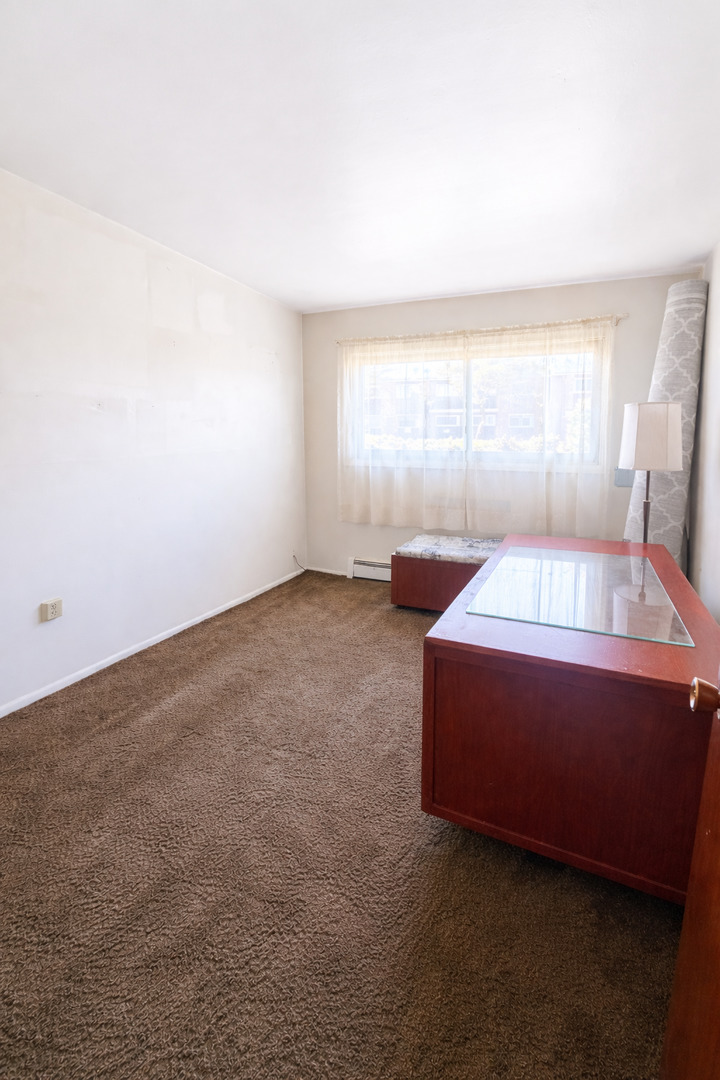 1320B Lore Lane #110, Lombard, IL 60148