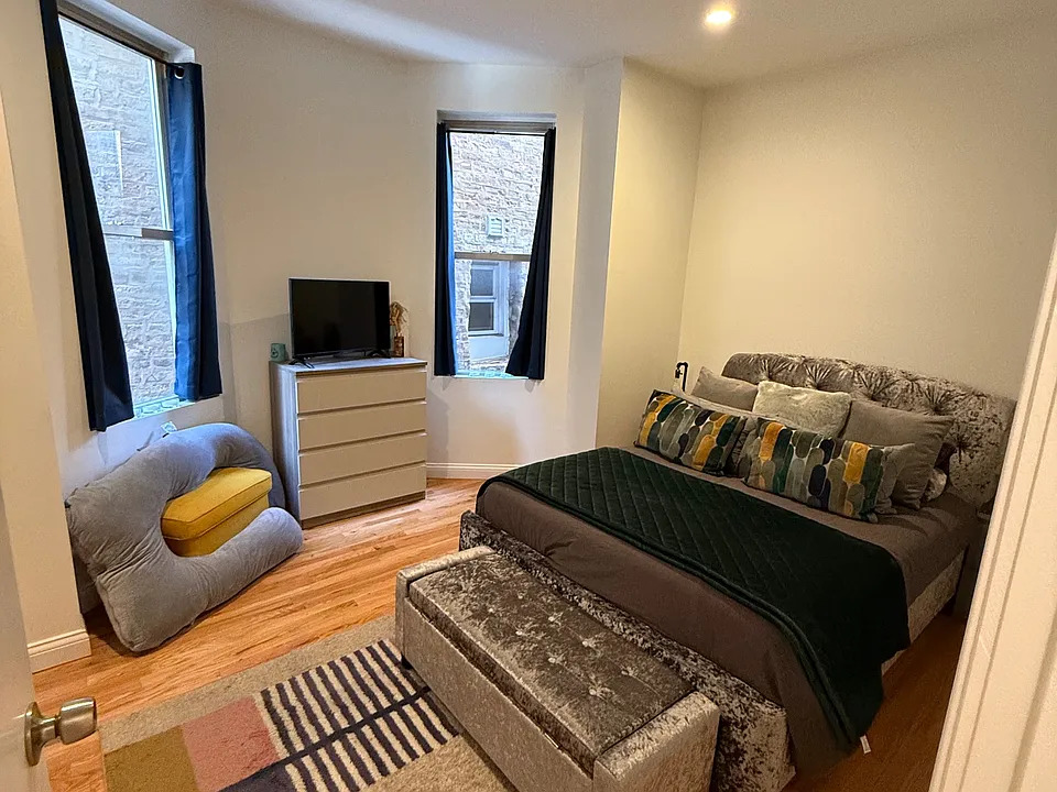 446 N Aberdeen Street #1, Chicago, IL 60642