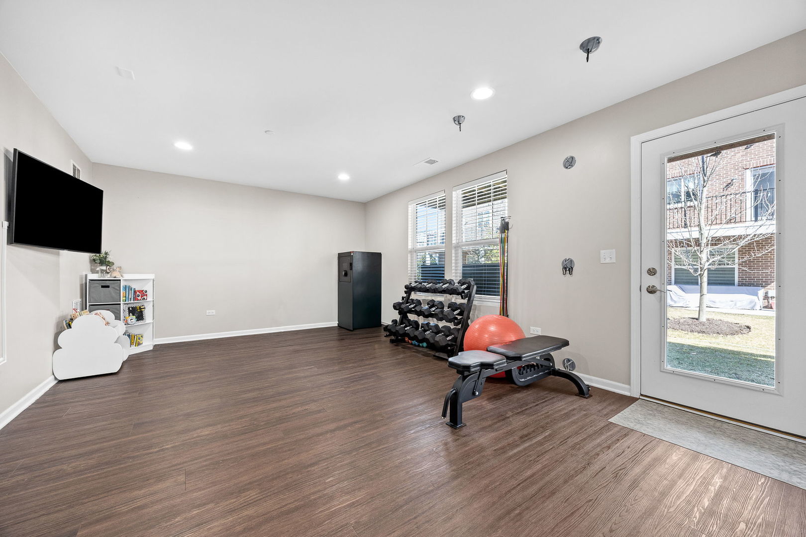 906 Coletta Circle, Naperville, IL 60563