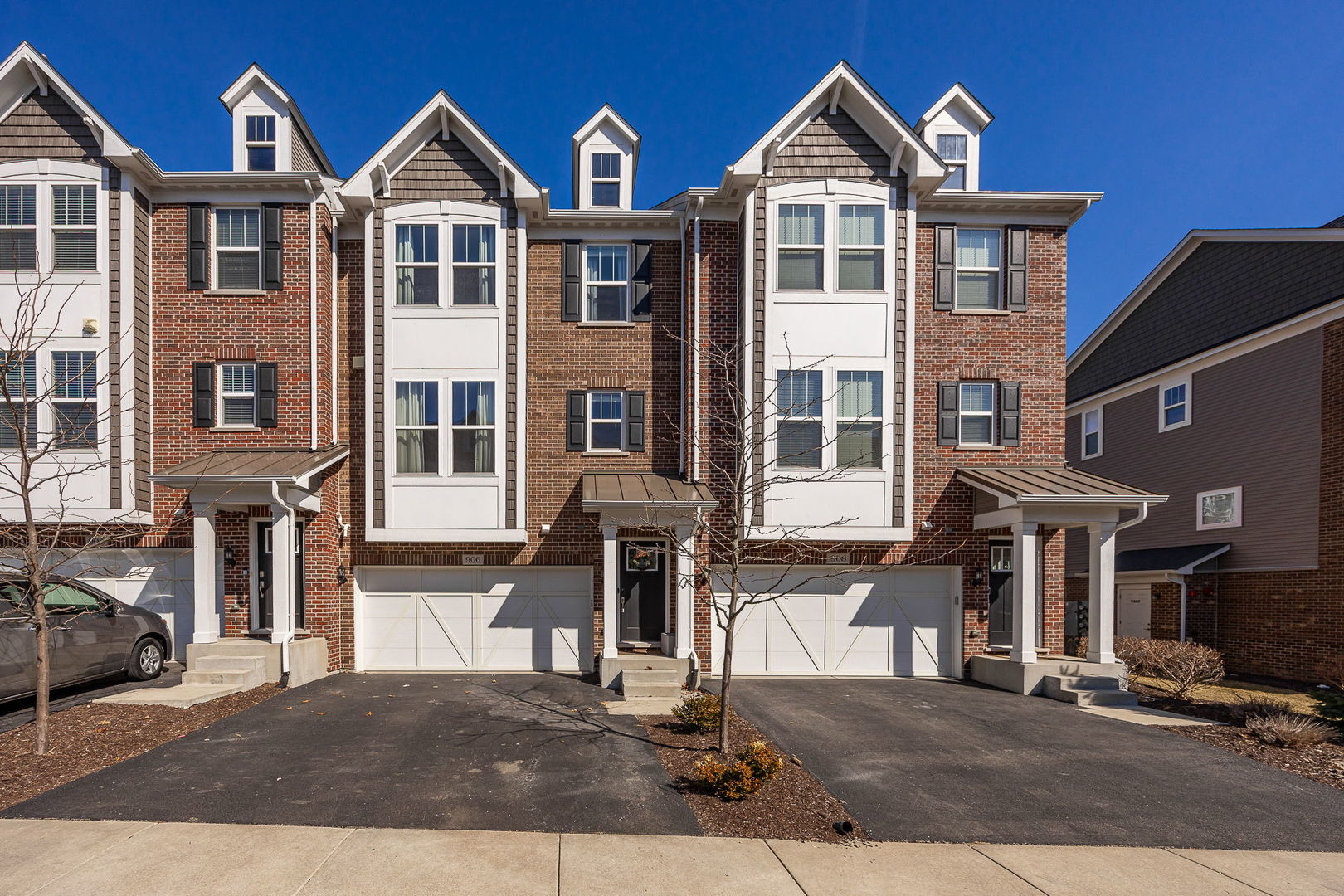 906 Coletta Circle, Naperville, IL 60563