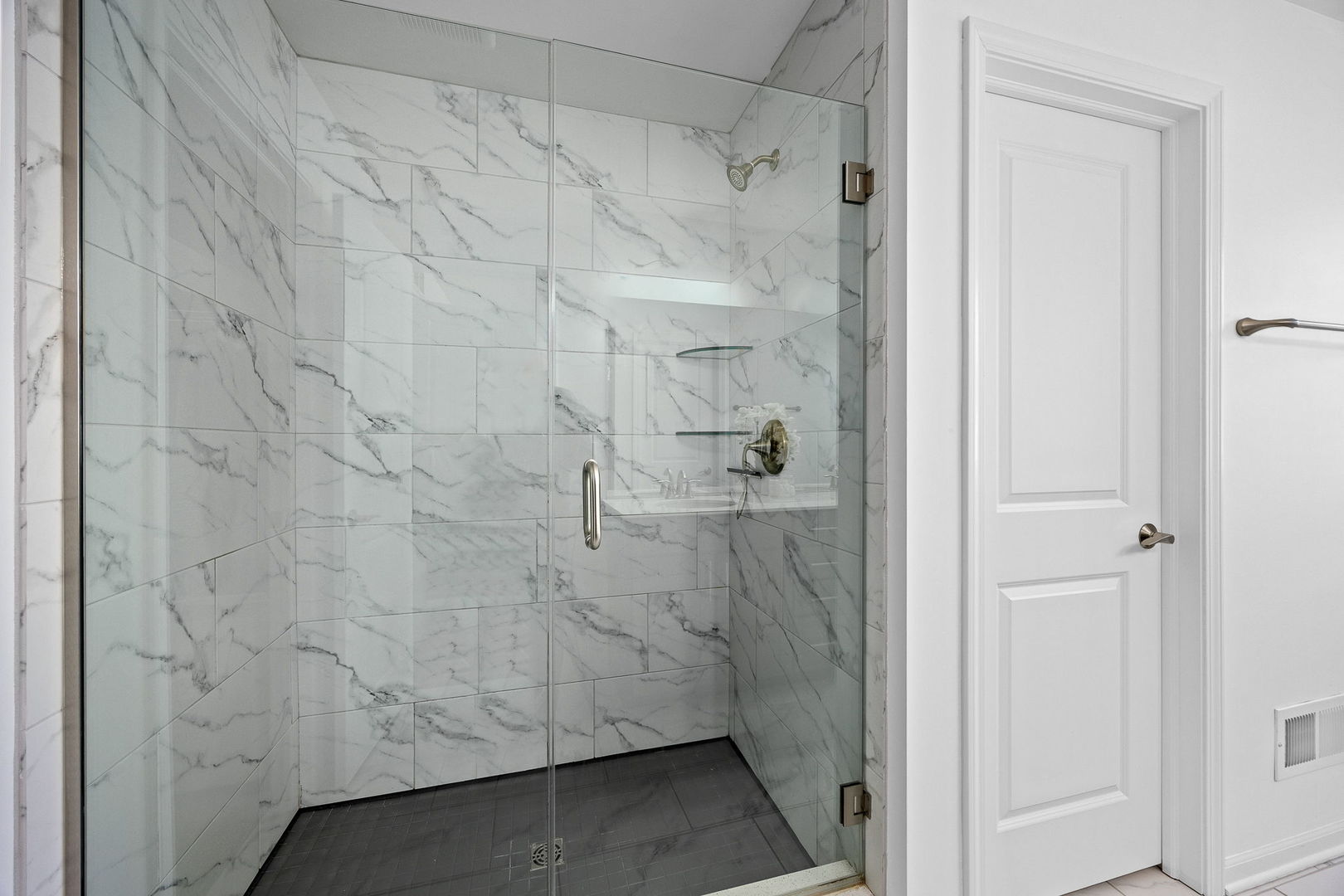 906 Coletta Circle, Naperville, IL 60563