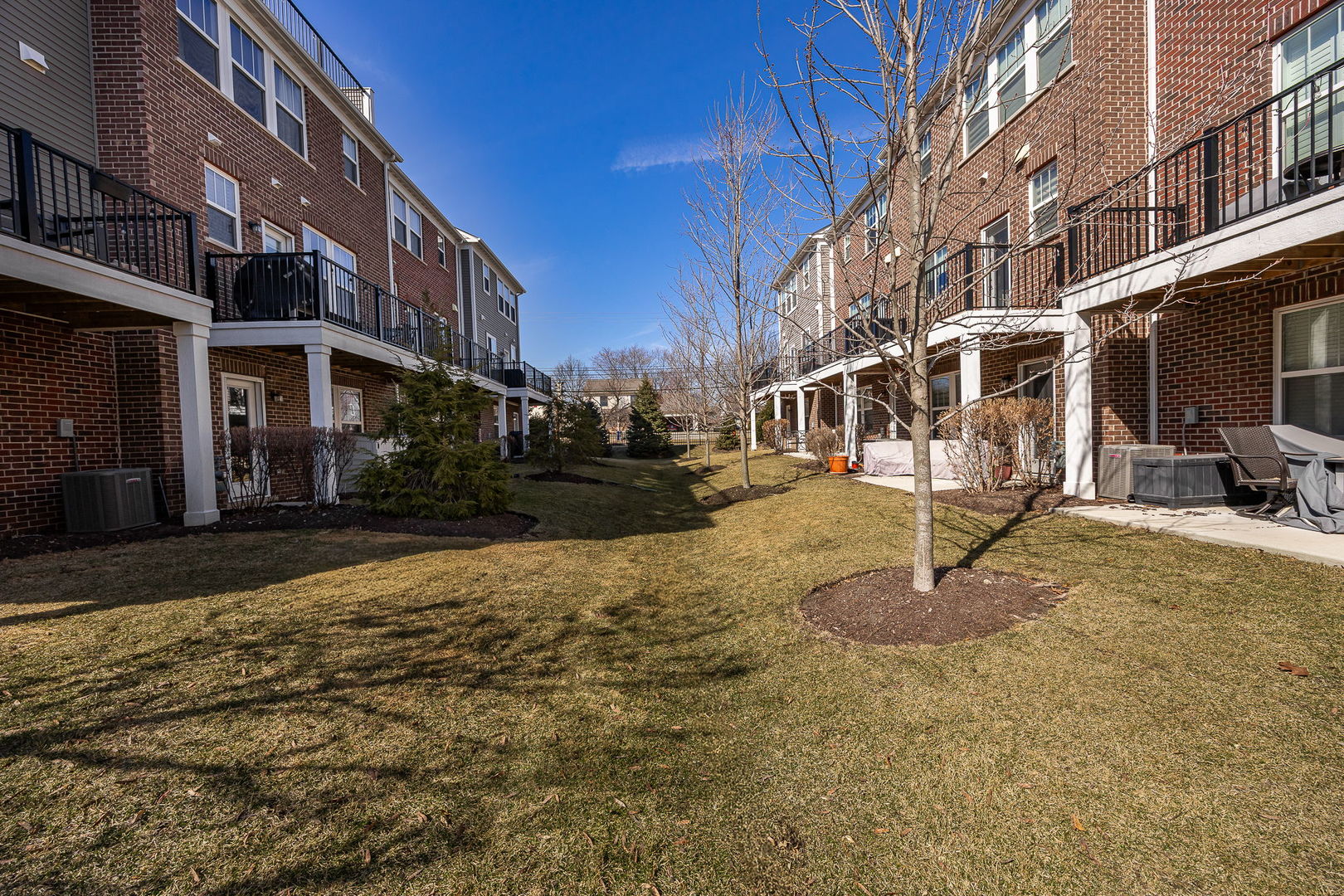 906 Coletta Circle, Naperville, IL 60563