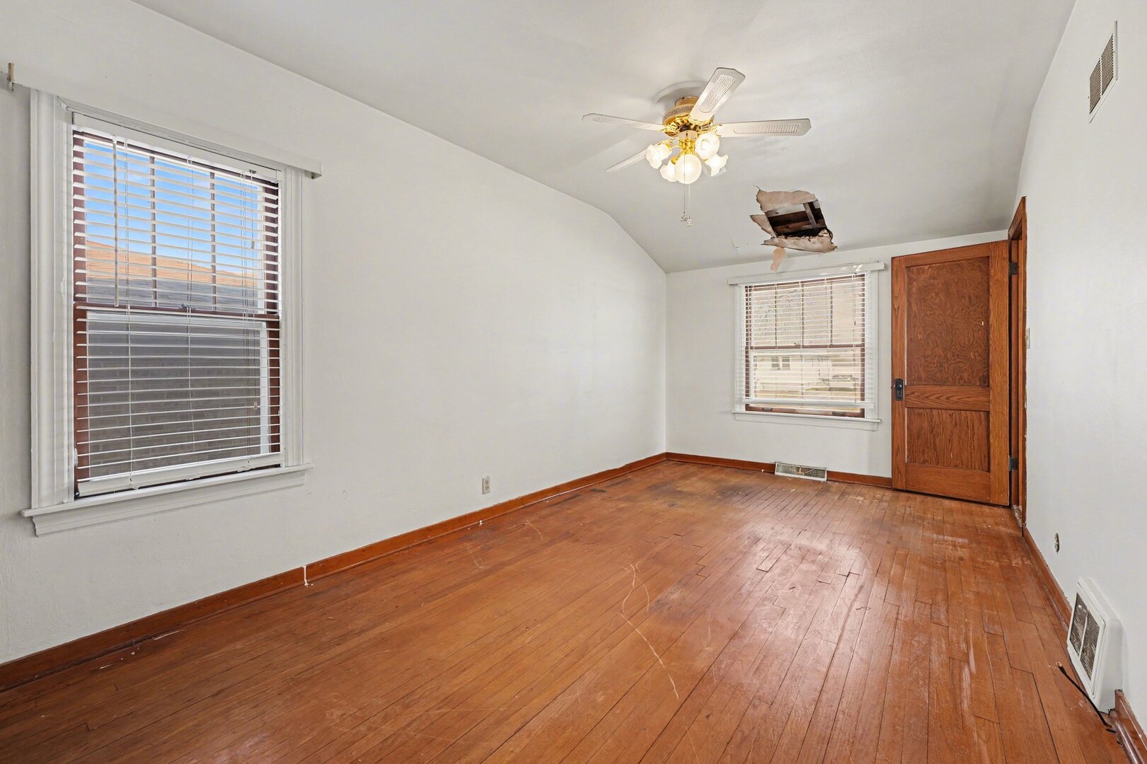 17858 Ridgewood Avenue, Lansing, IL 60438