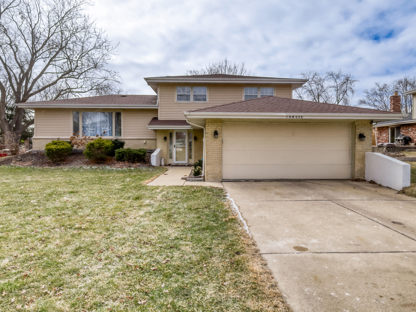 18W025 73rd Street, Darien, IL 60561