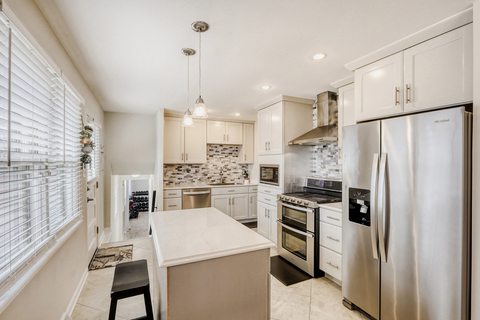 18W025 73rd Street, Darien, IL 60561