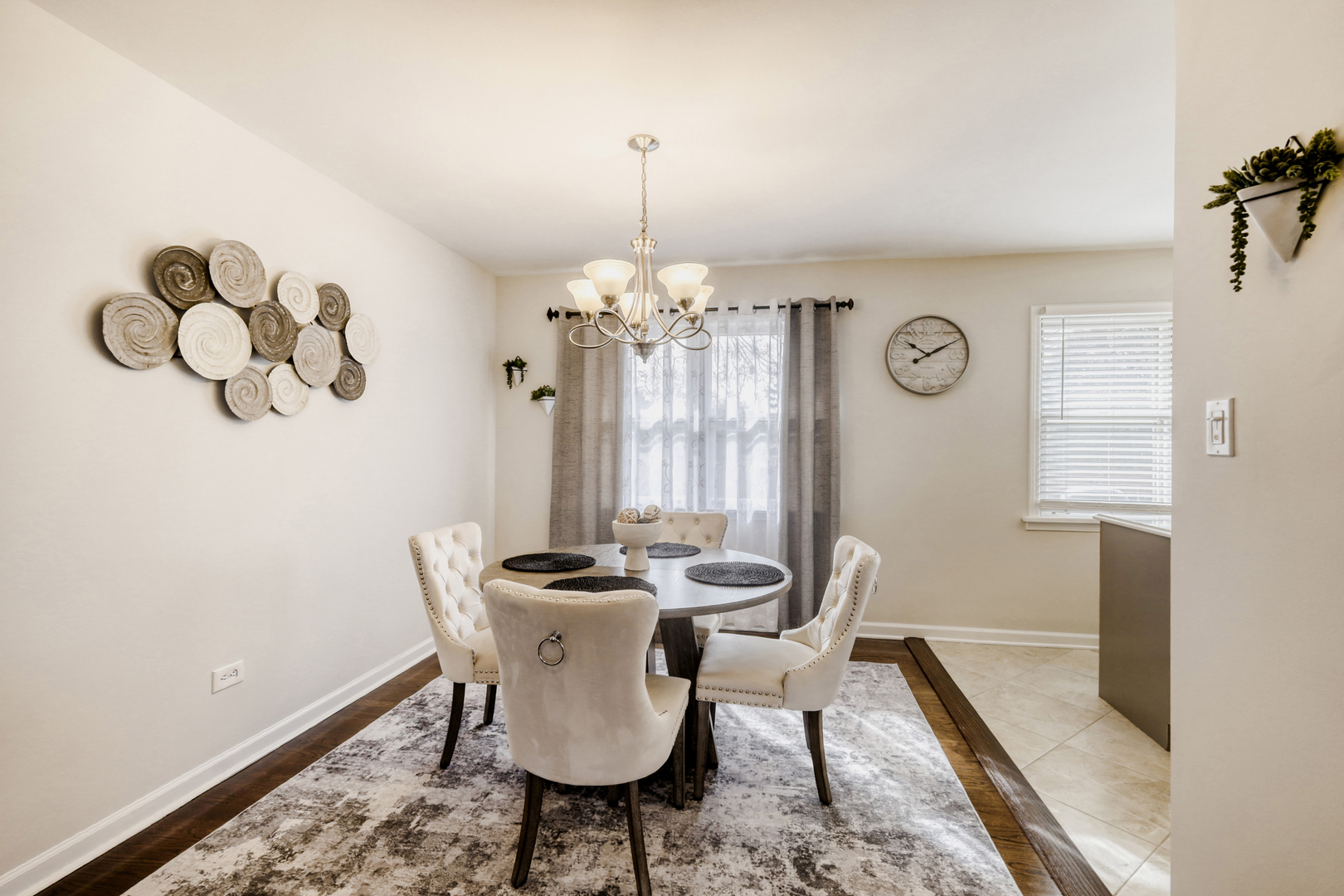 18W025 73rd Street, Darien, IL 60561