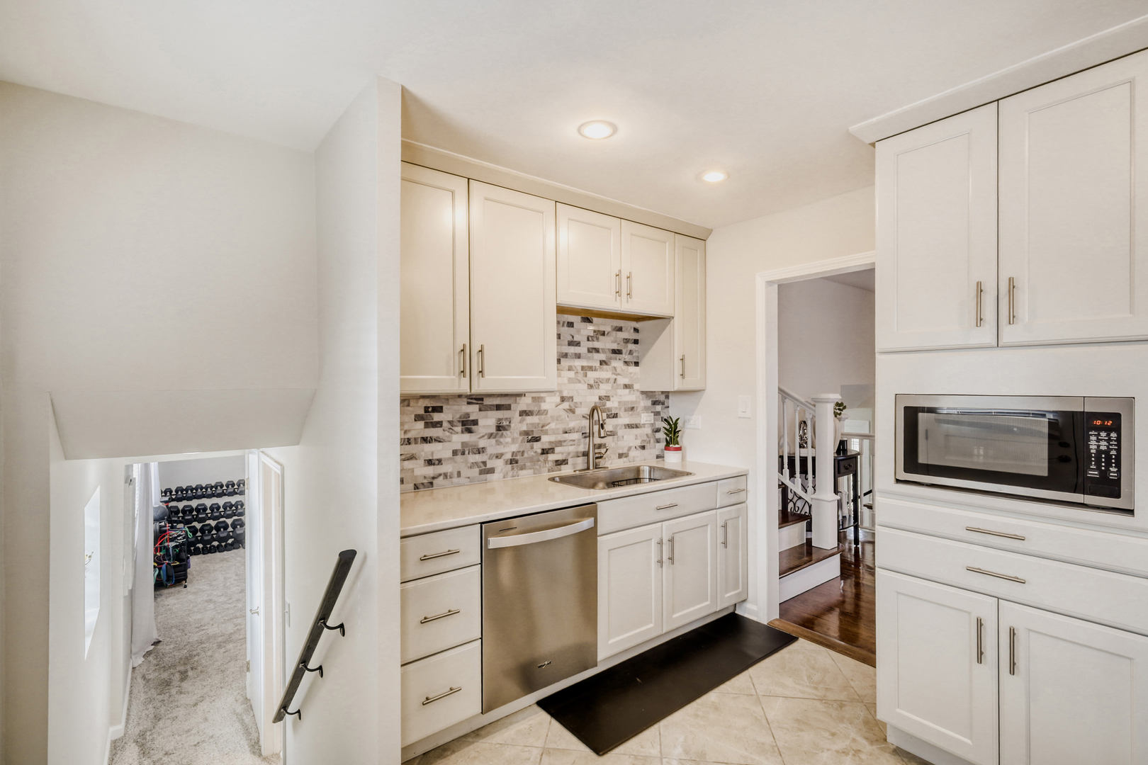 18W025 73rd Street, Darien, IL 60561