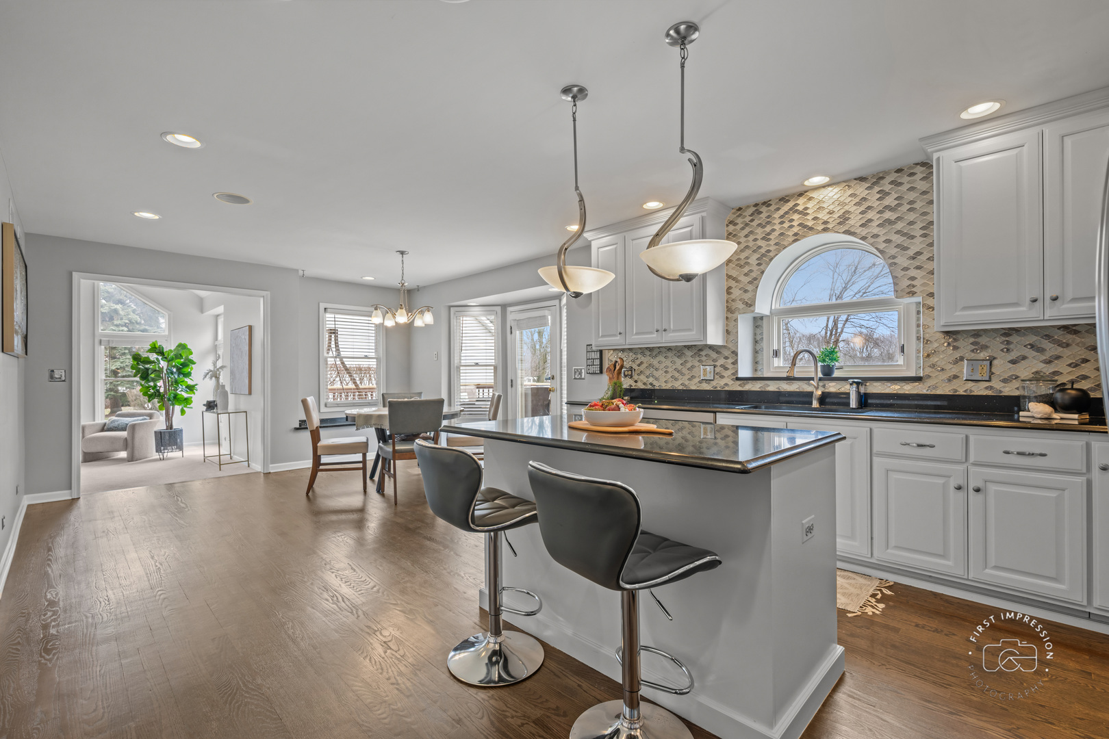 2833 Mapleside Court, Aurora, IL 60502