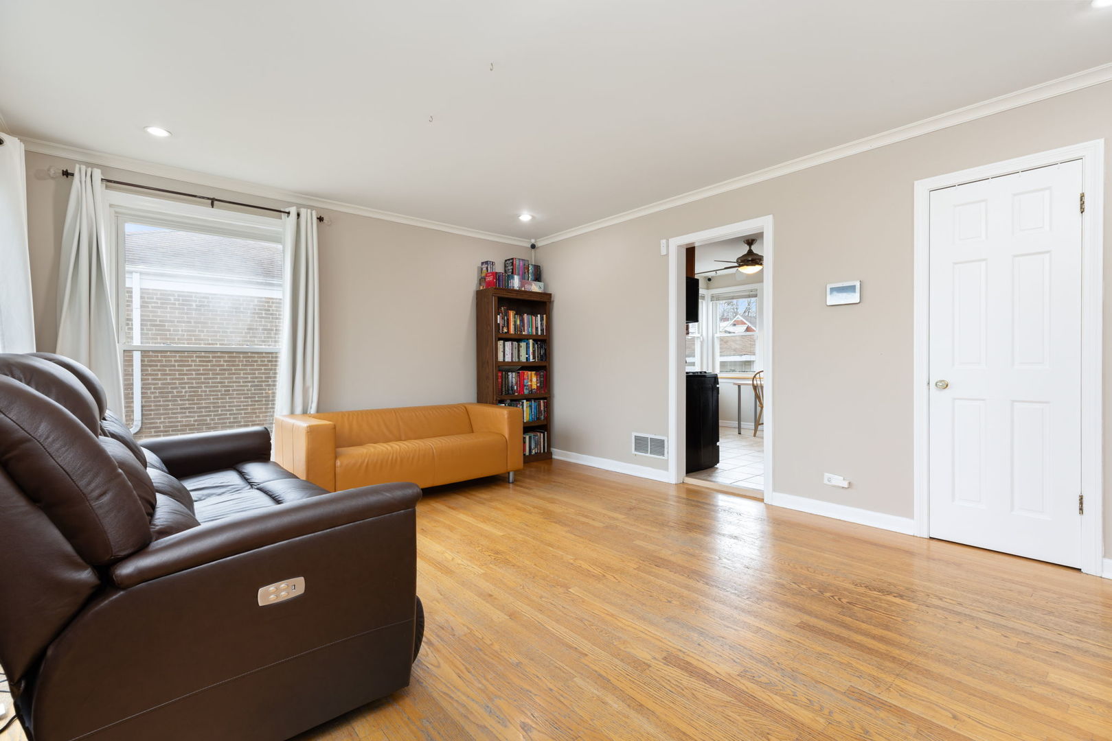 1932 Newcastle Avenue, Westchester, IL 60154