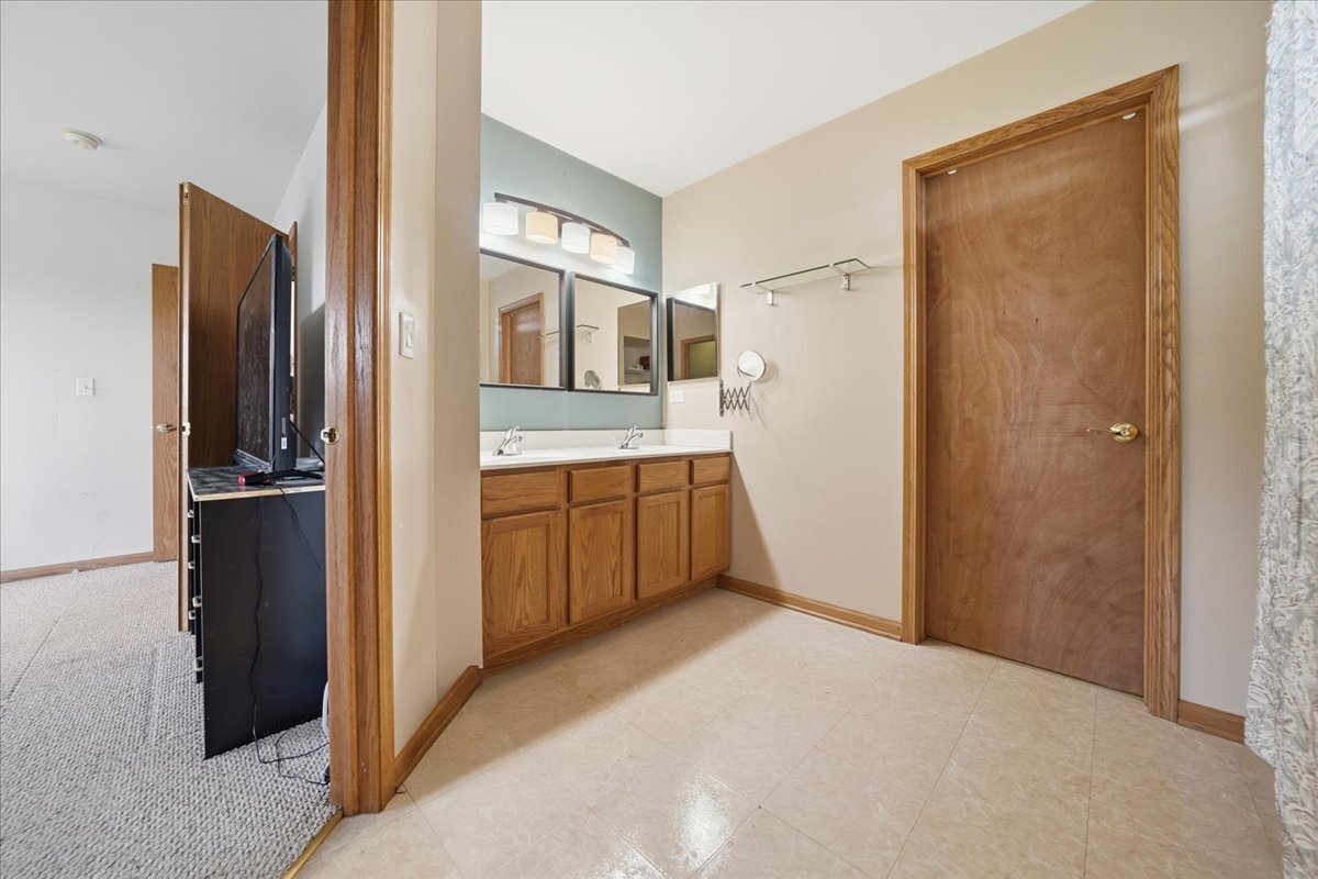 170 Cobbler Court, Sugar Grove, IL 60554