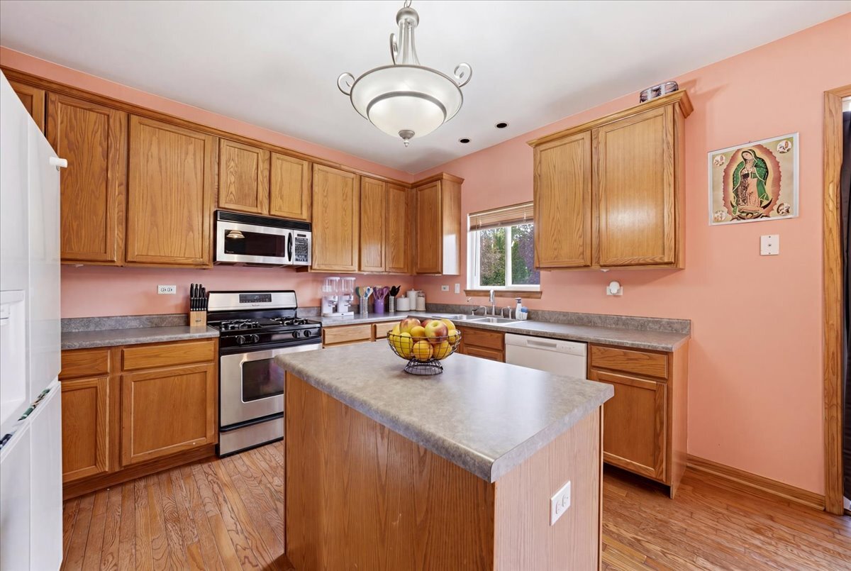 170 Cobbler Court, Sugar Grove, IL 60554