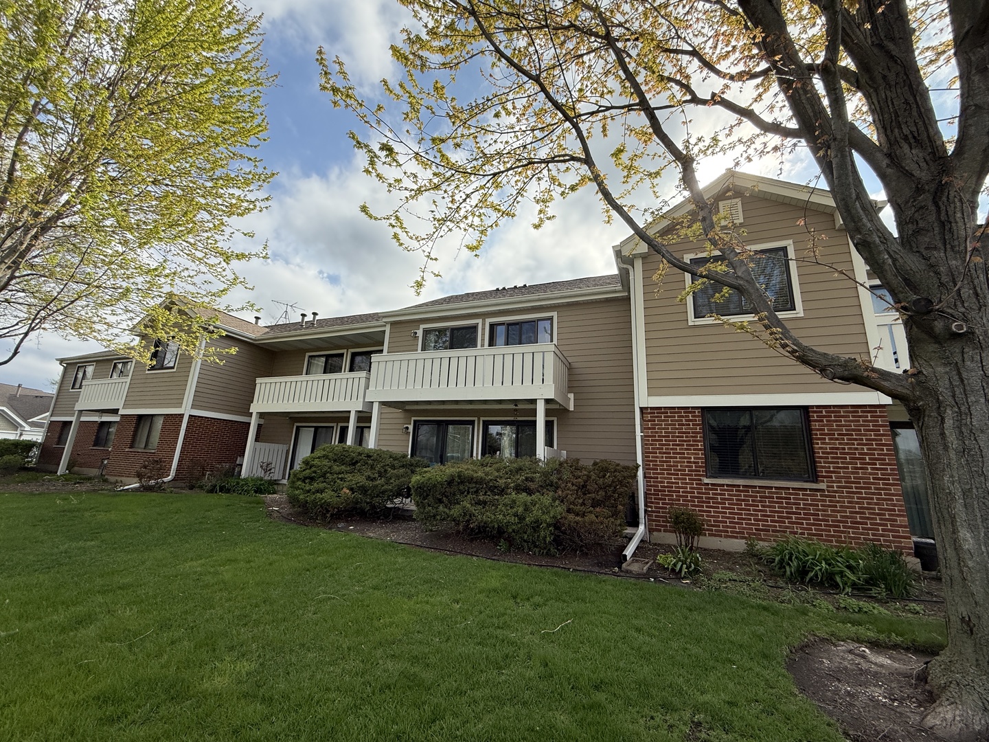 380 HEATHER Court #B2, Schaumburg, IL 60193