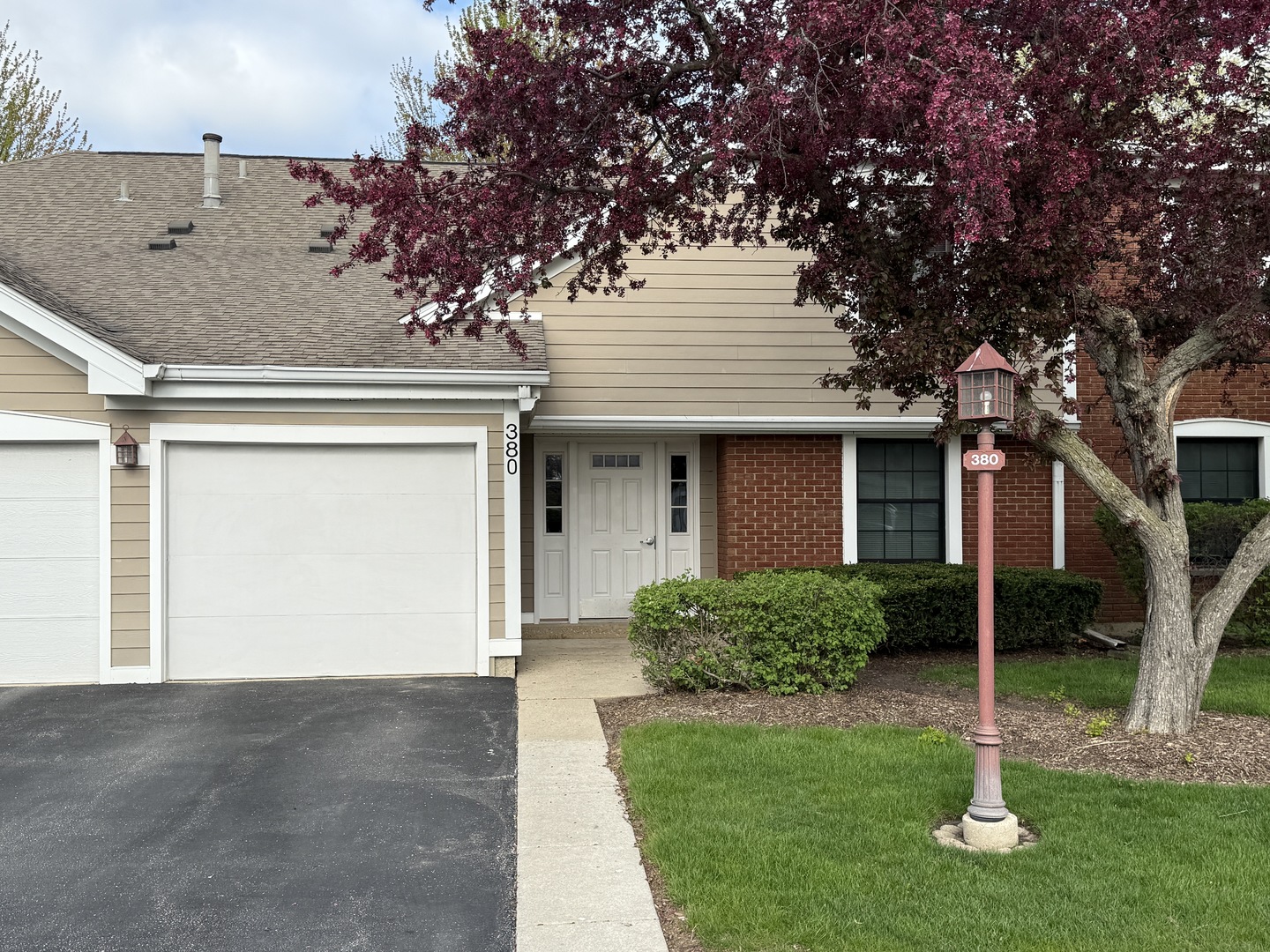 380 HEATHER Court #B2, Schaumburg, IL 60193