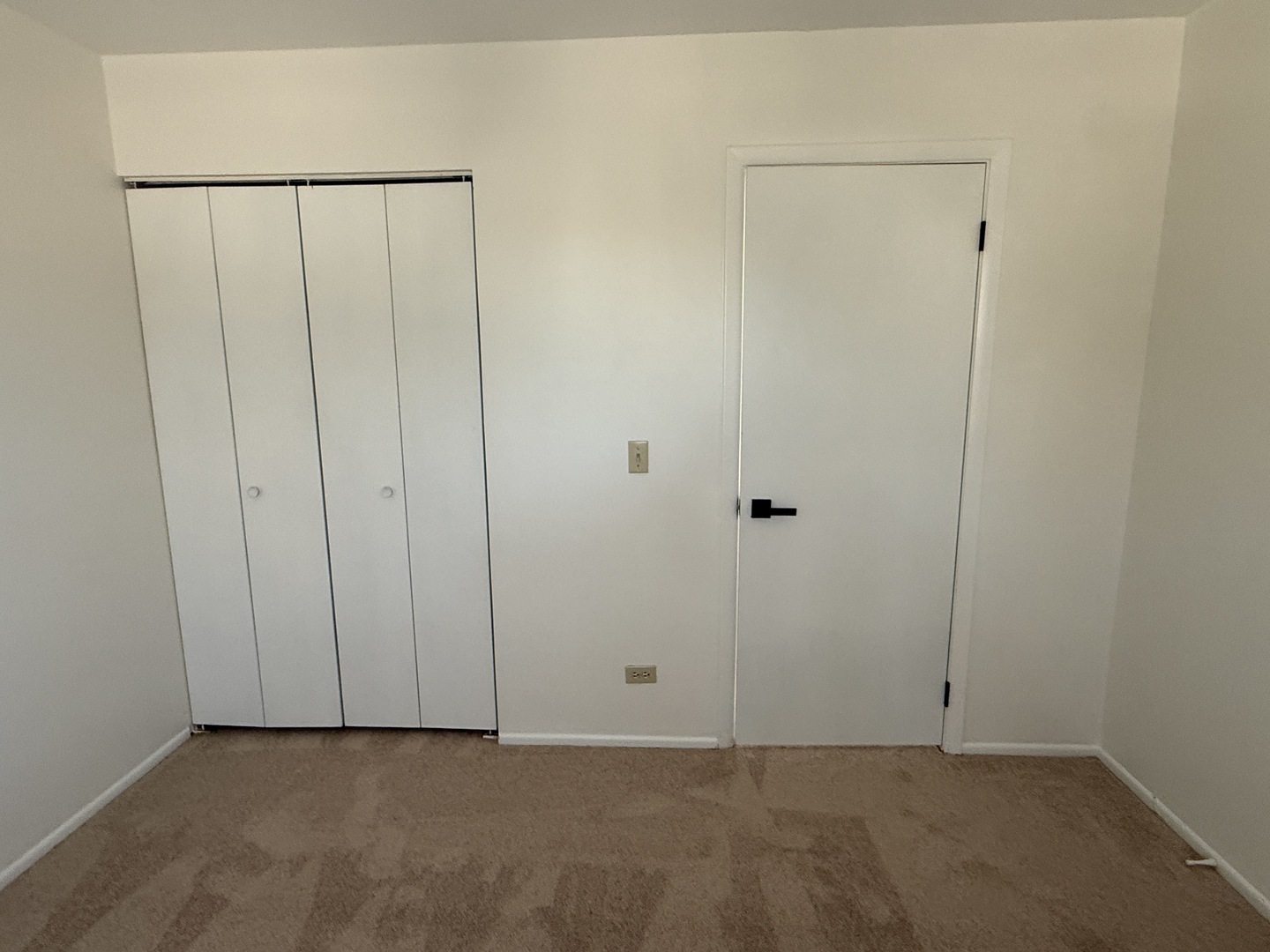 380 HEATHER Court #B2, Schaumburg, IL 60193