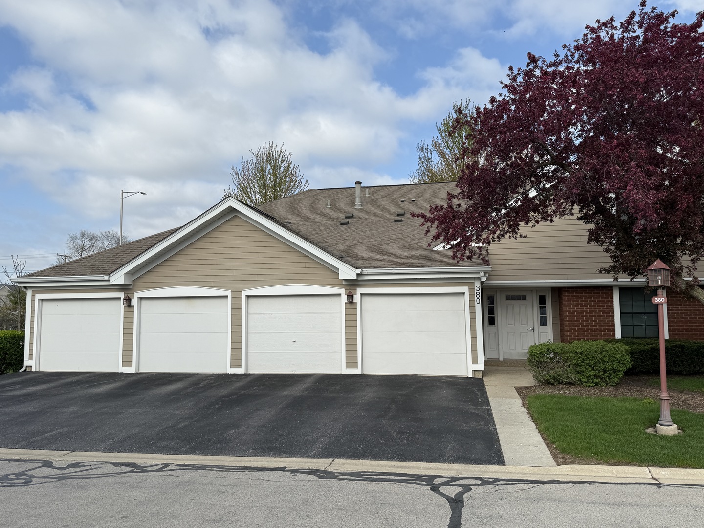 380 HEATHER Court #B2, Schaumburg, IL 60193