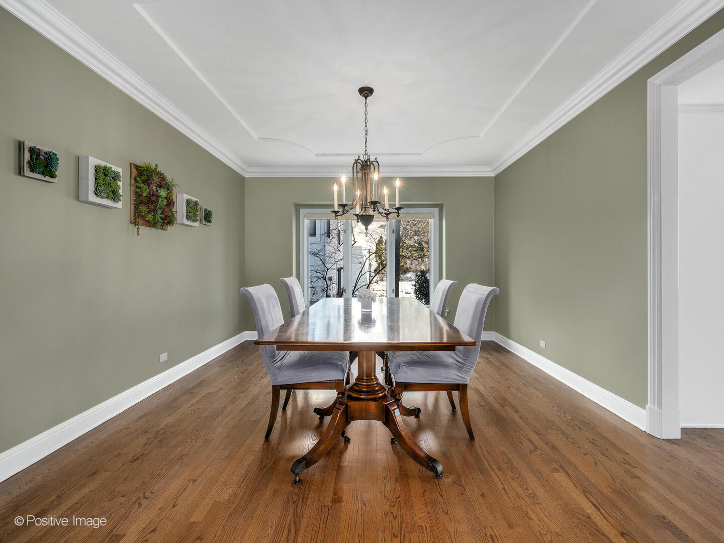 271 Woodstock Avenue, Clarendon Hills, IL 60514