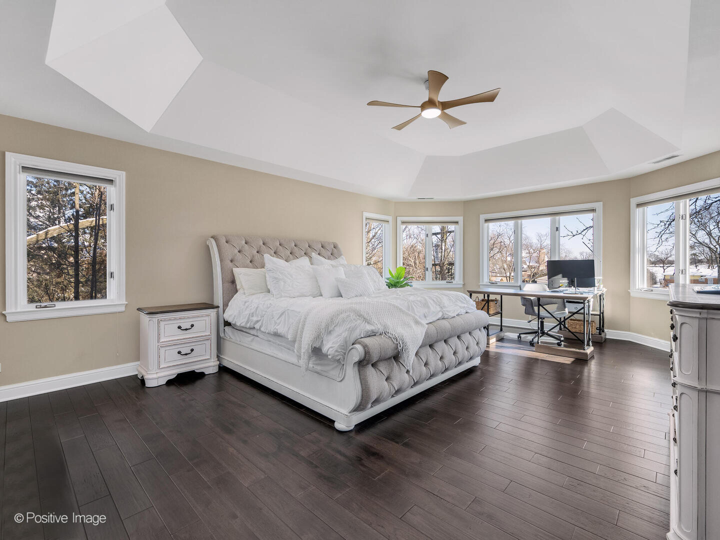 271 Woodstock Avenue, Clarendon Hills, IL 60514