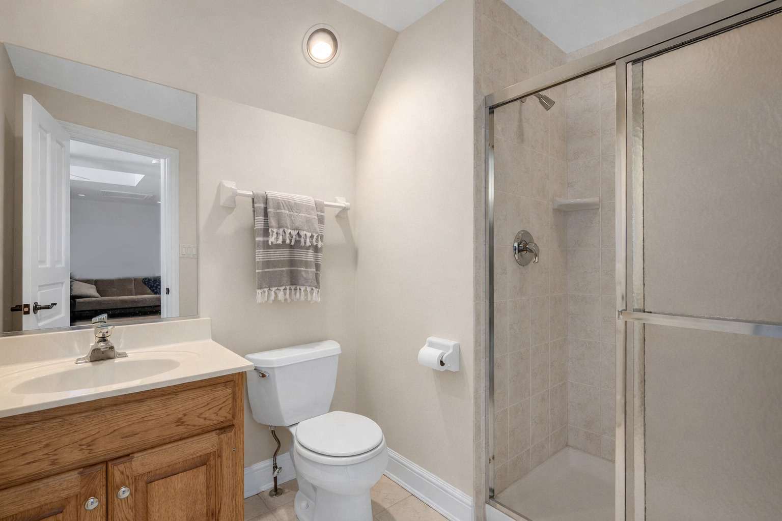 271 Woodstock Avenue, Clarendon Hills, IL 60514