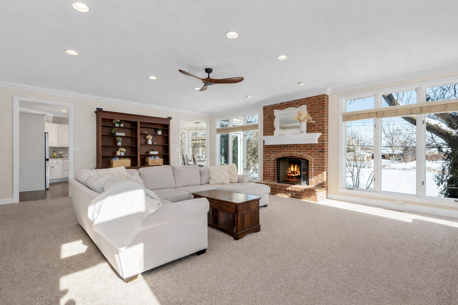 271 Woodstock Avenue, Clarendon Hills, IL 60514