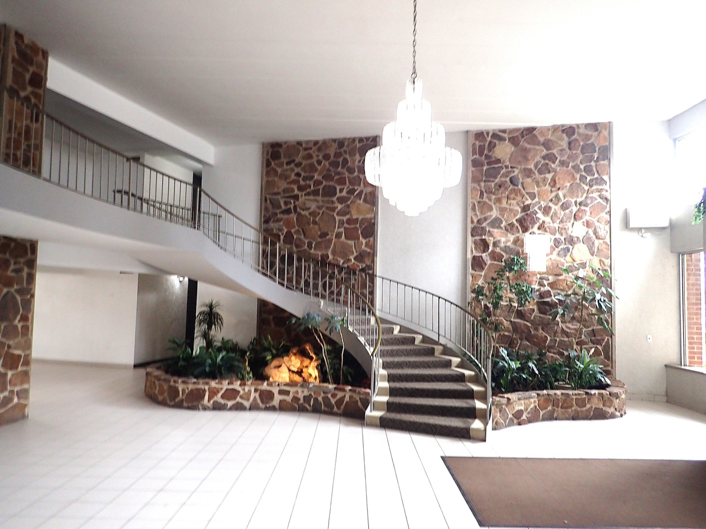 18 E Old Willow Road #535, Prospect Heights, IL 60070