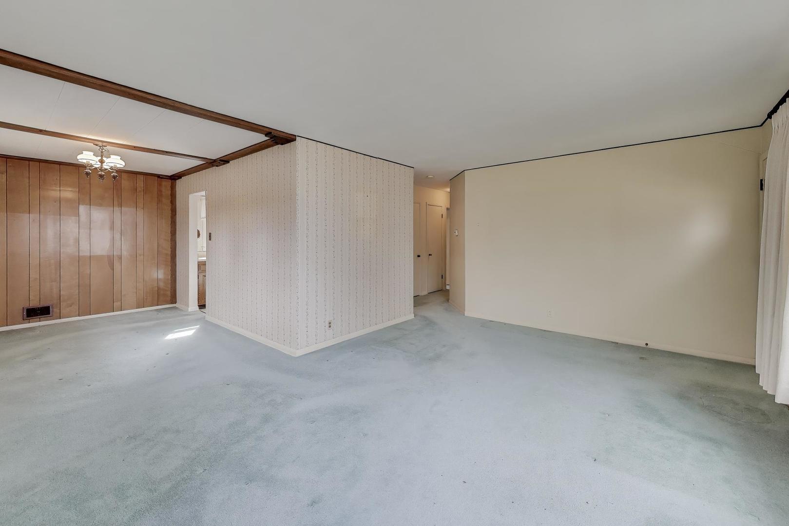 320 N Prospect Manor Avenue, Mount Prospect, IL 60056