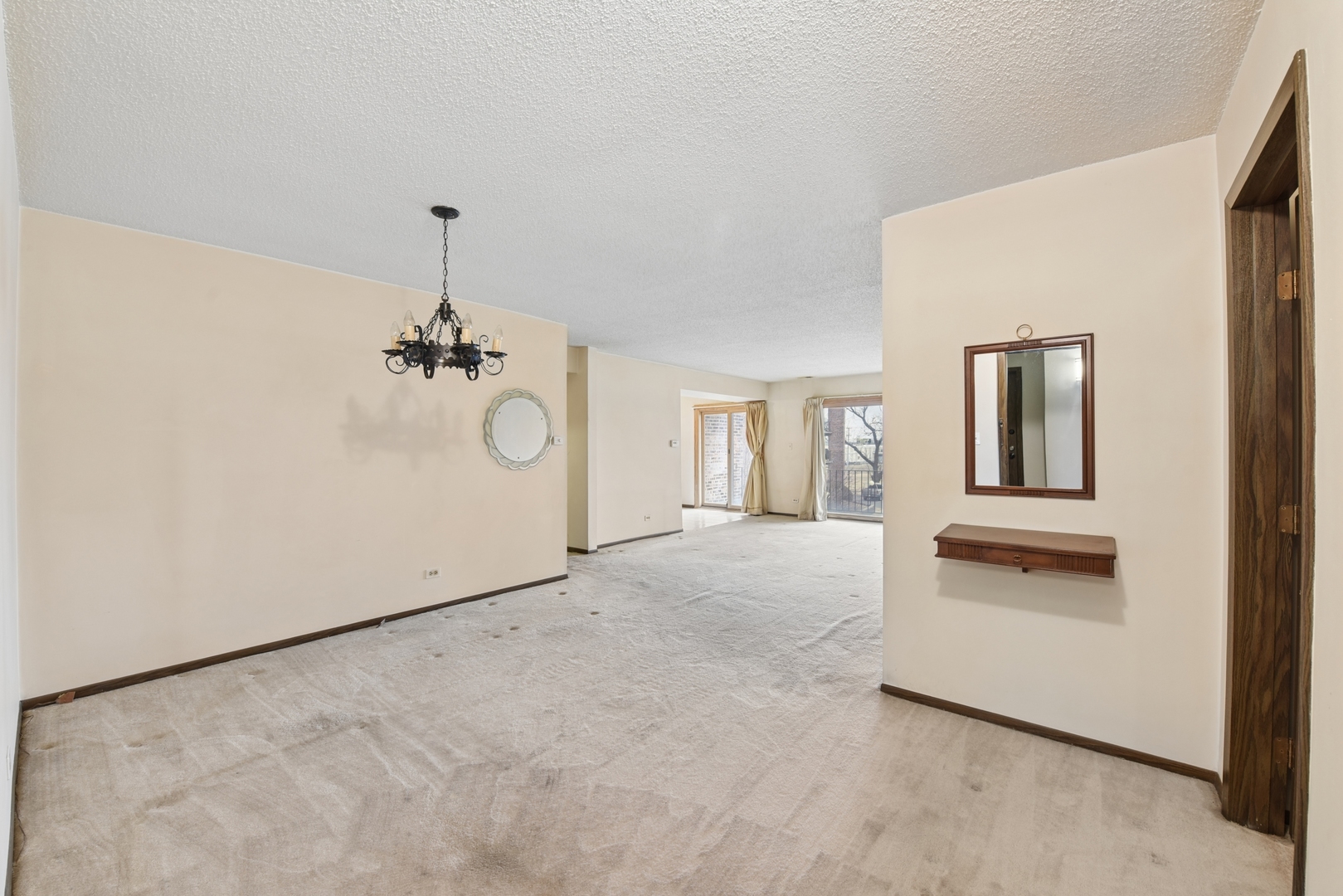 601 W Huntington Commons Road #202, Mount Prospect, IL 60056