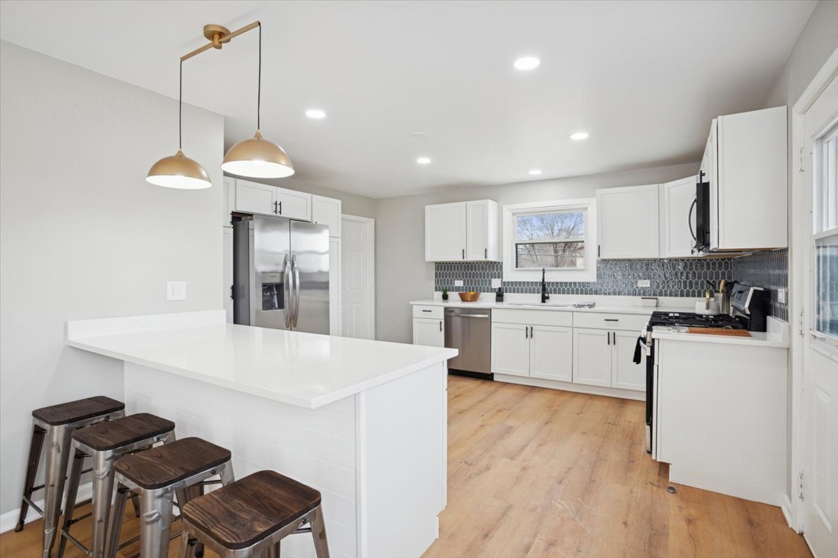 1849 Larkin Avenue, Elgin, IL 60123