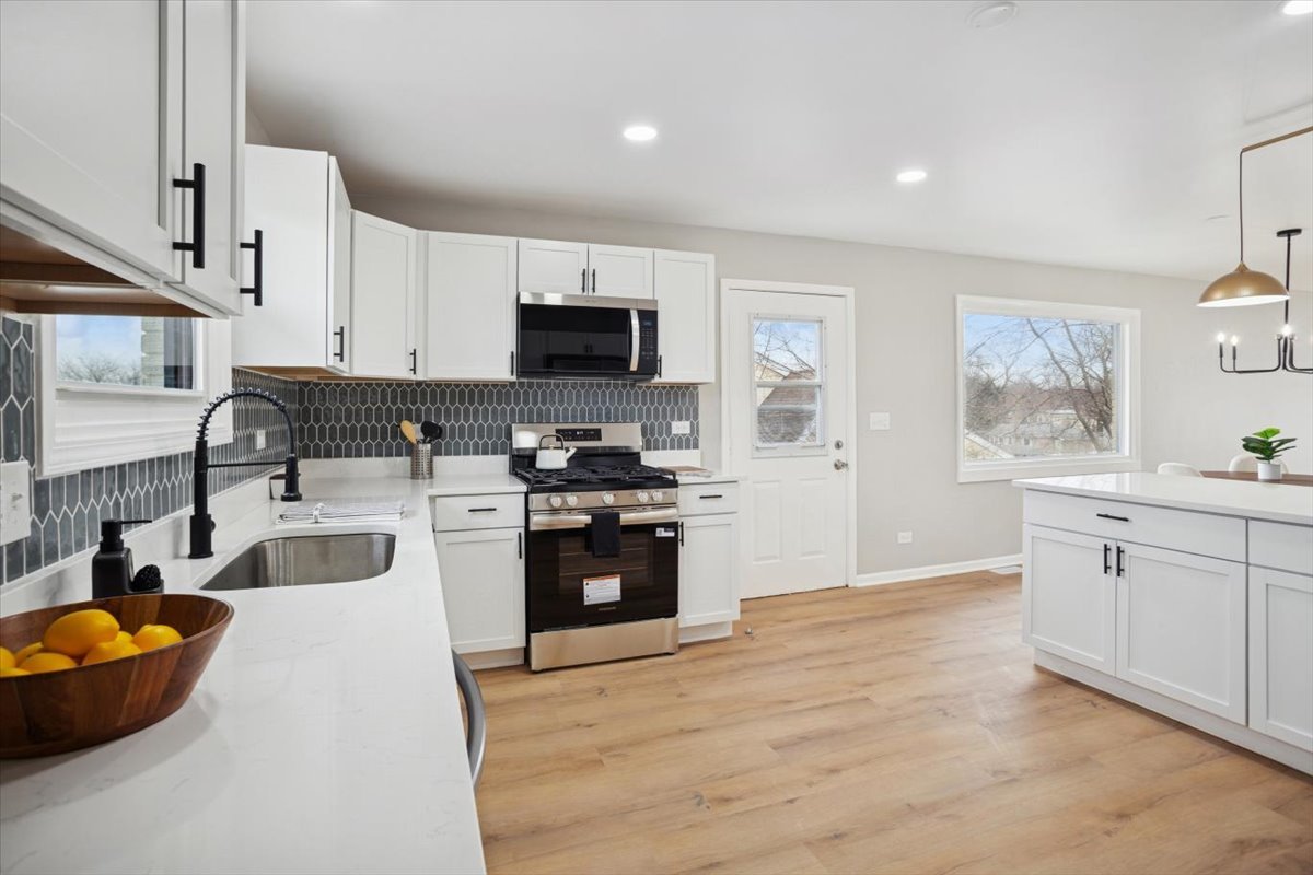 1849 Larkin Avenue, Elgin, IL 60123