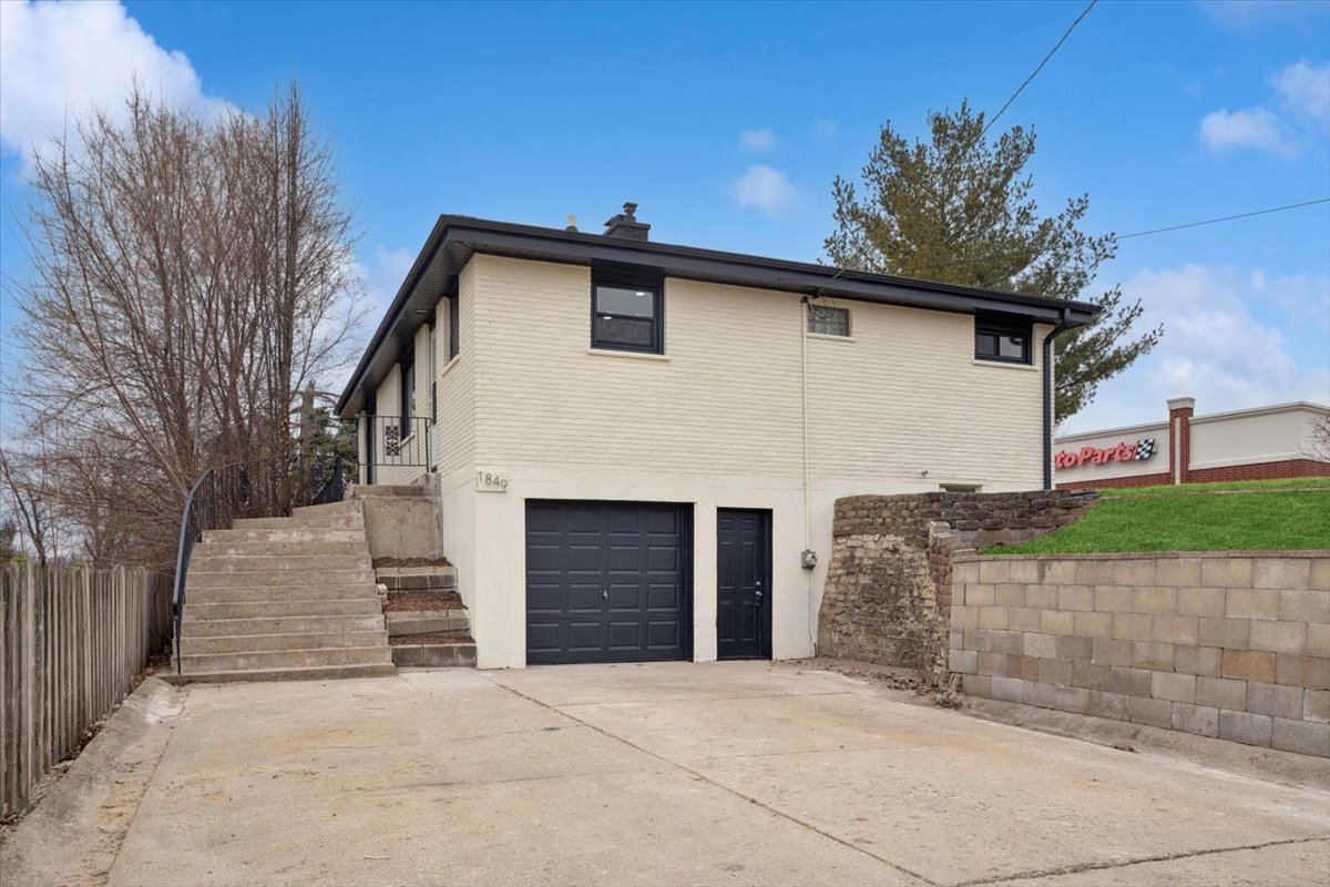 1849 Larkin Avenue, Elgin, IL 60123