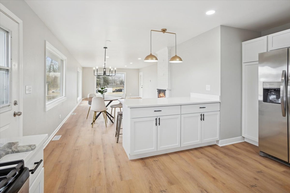 1849 Larkin Avenue, Elgin, IL 60123