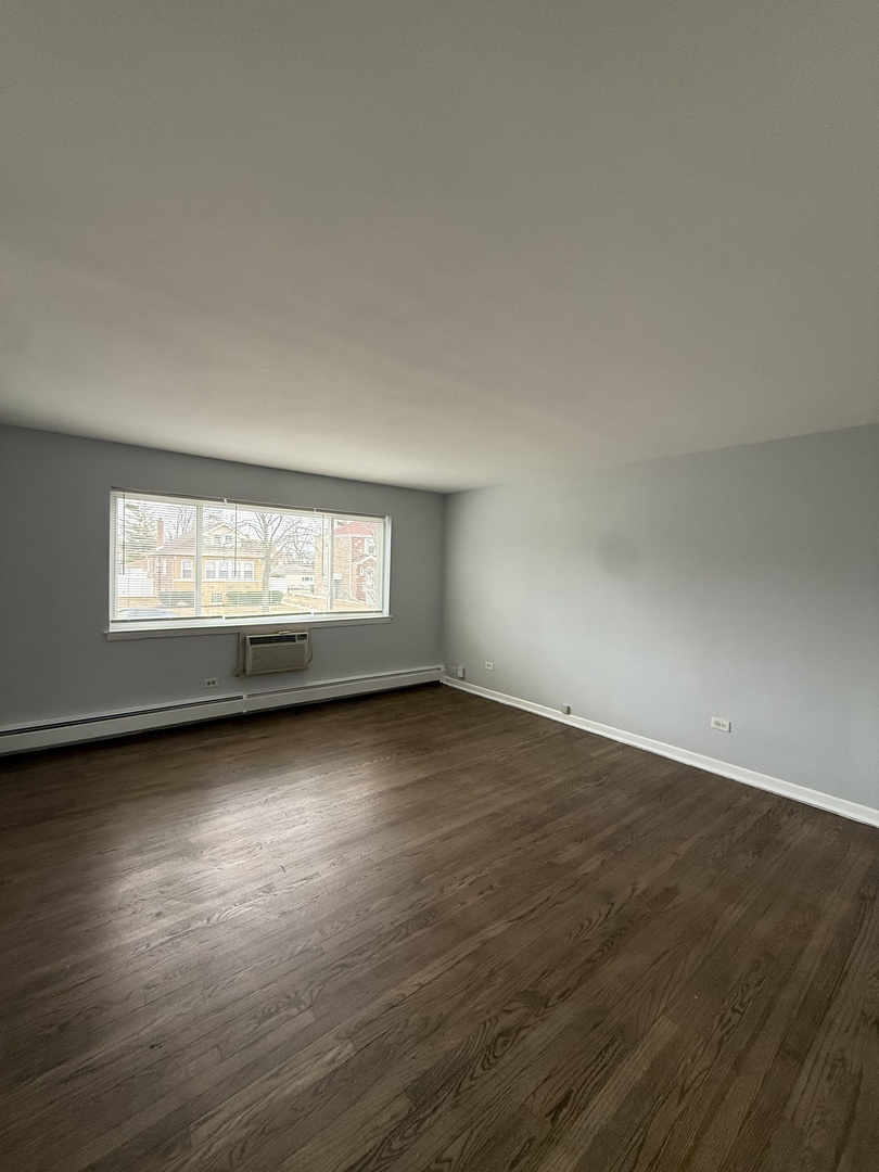 2124 14th Avenue #1S, Broadview, IL 60155