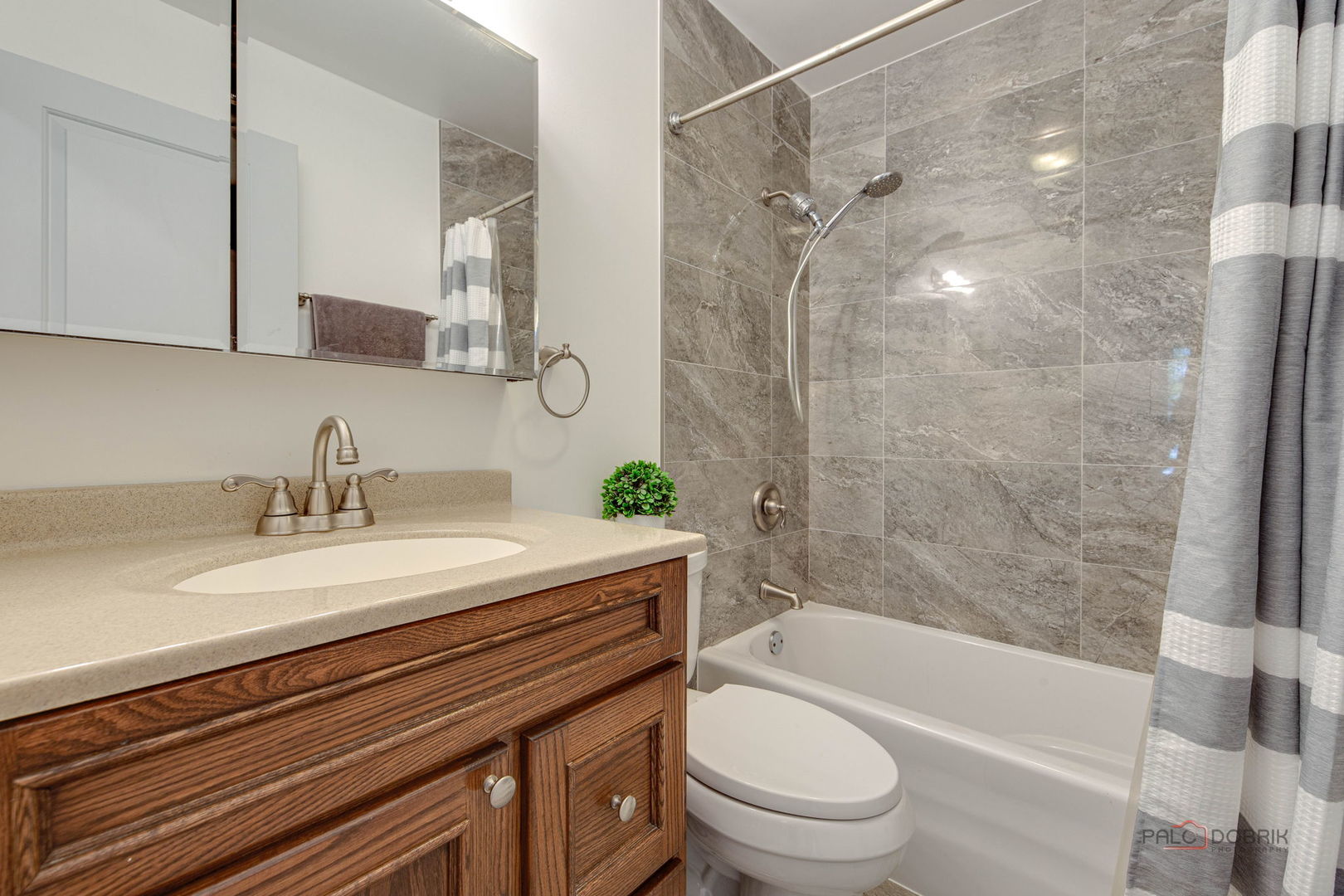 14 Wander Way, Lake In The Hills, IL 60156