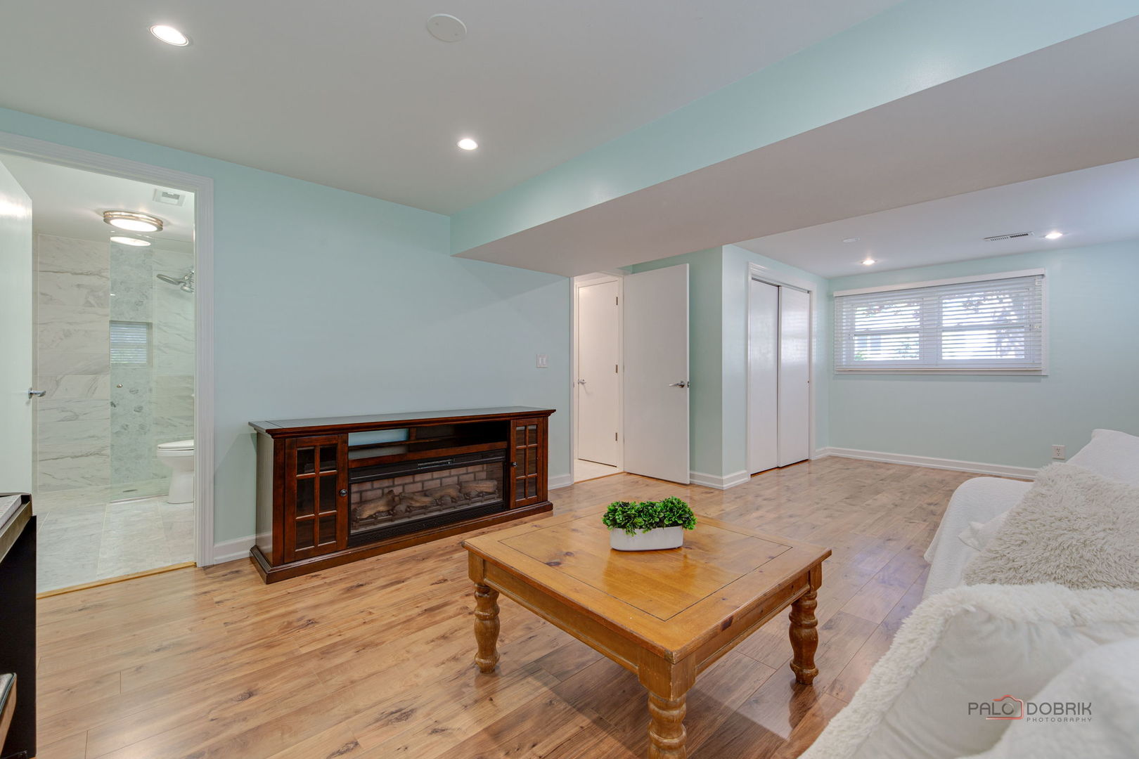 14 Wander Way, Lake In The Hills, IL 60156